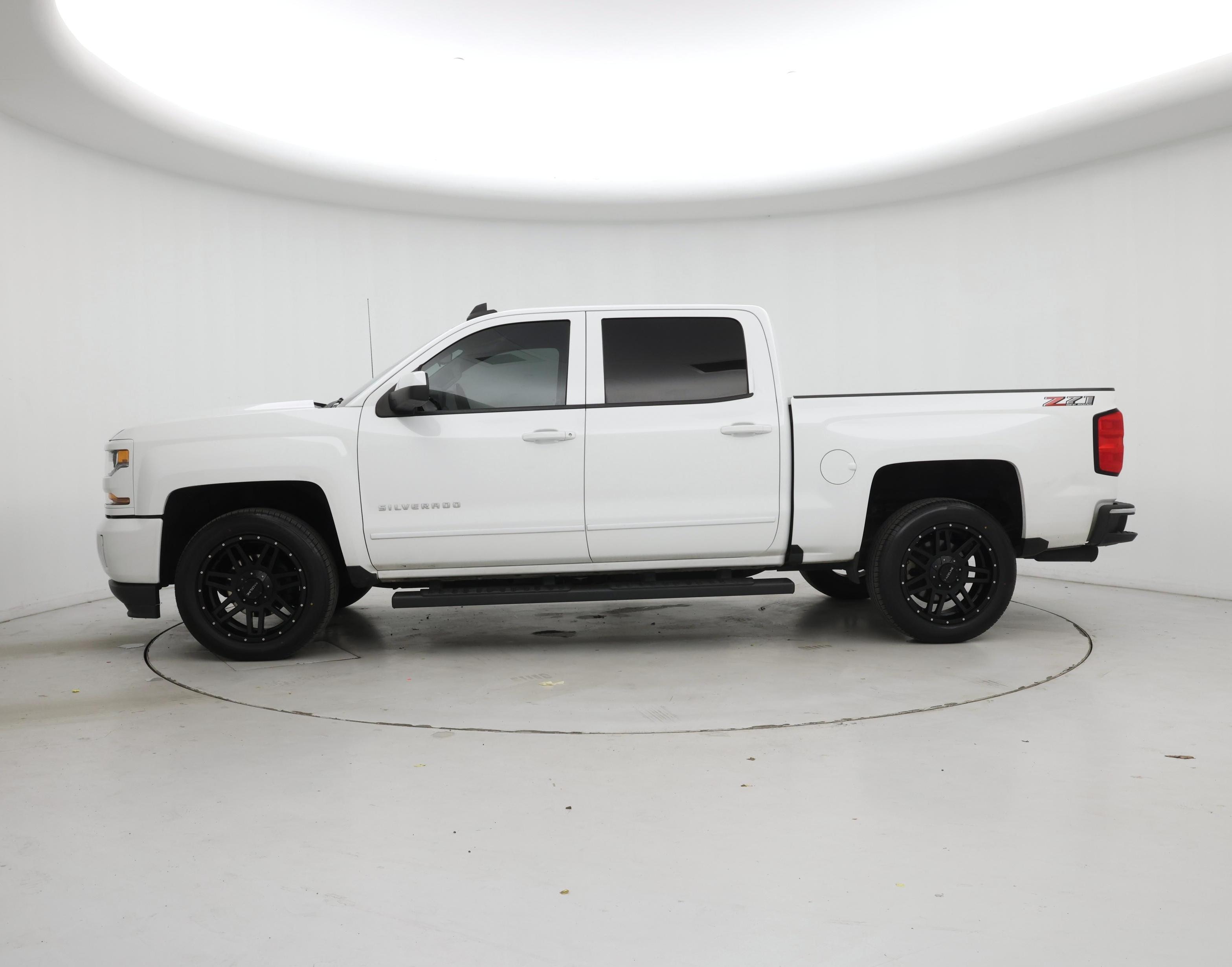 Thumbnail: 2018 Chevrolet Silverado 1500 - 3