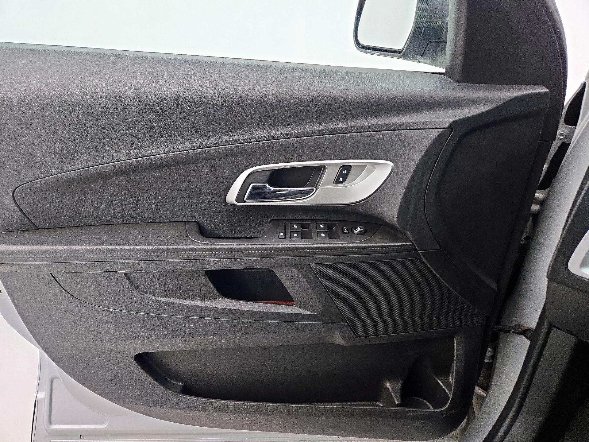 Thumbnail: 2016 Chevrolet Equinox - 12