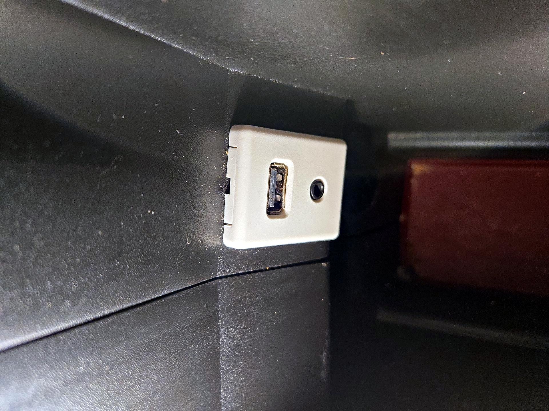 Thumbnail: 2016 Chevrolet Equinox - 17