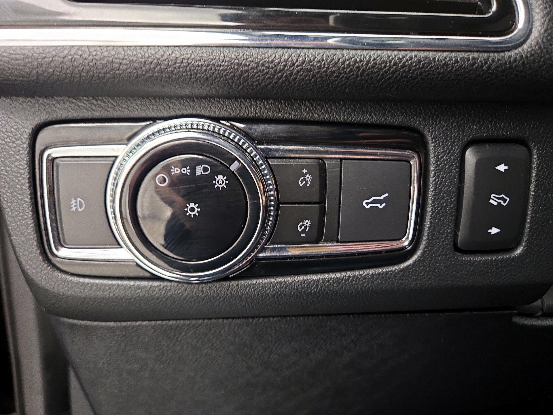 Thumbnail: 2020 Lincoln Navigator - 13