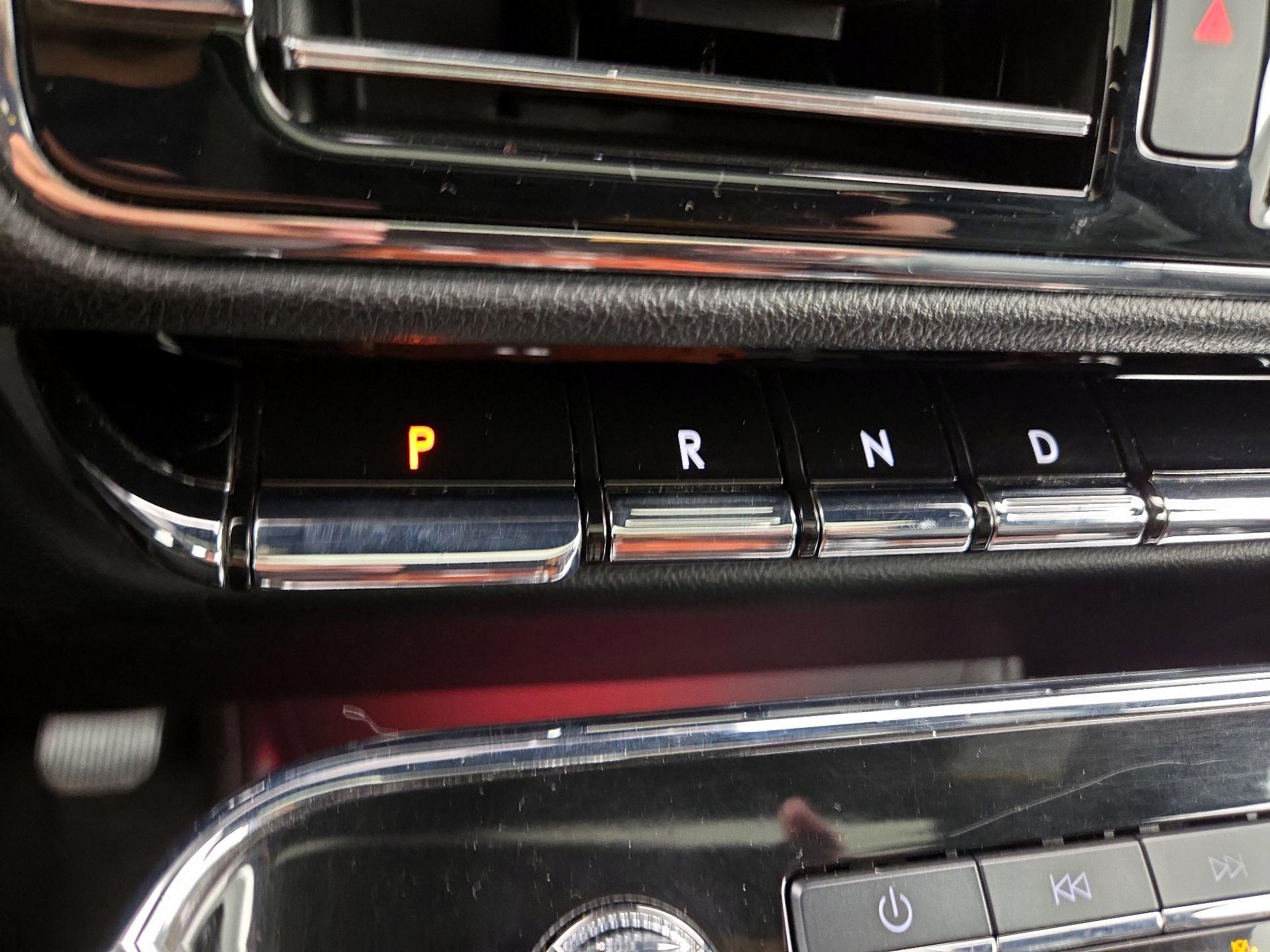 Thumbnail: 2020 Lincoln Navigator - 18