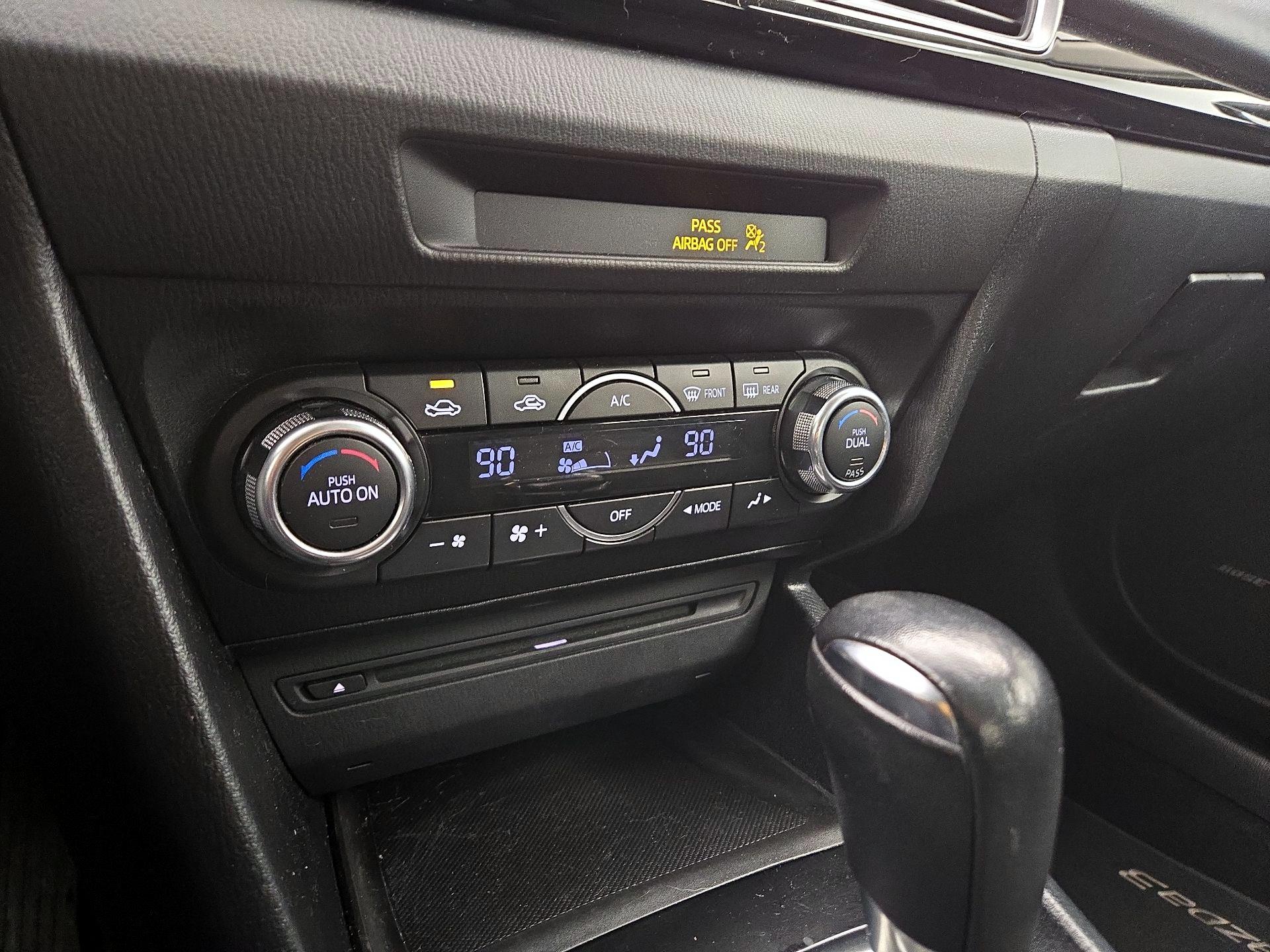 Thumbnail: 2014 Mazda Mazda3 - 16