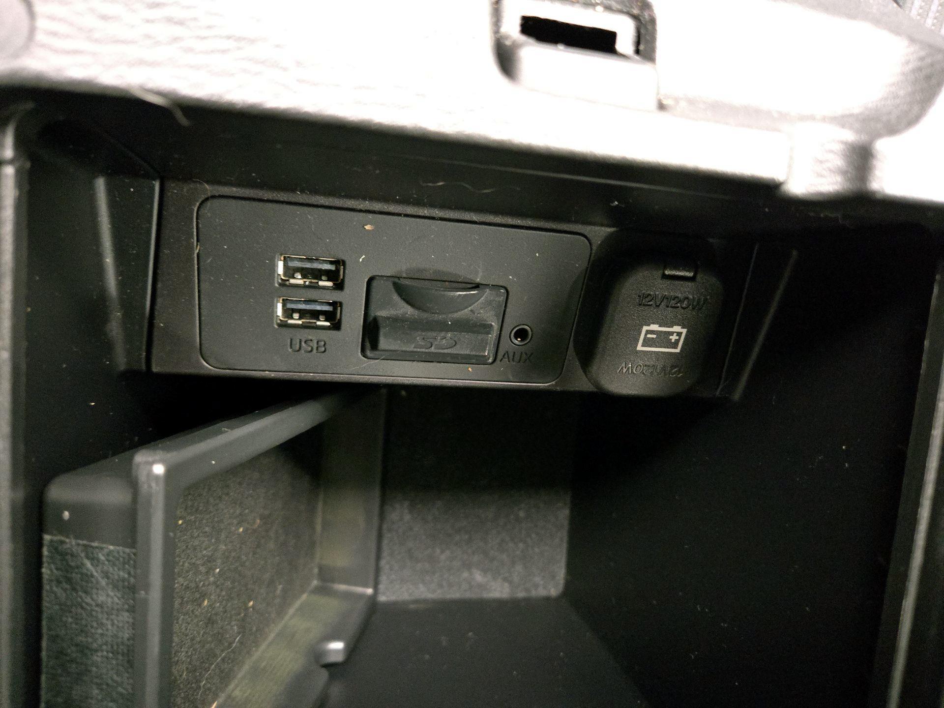 Thumbnail: 2014 Mazda Mazda3 - 18