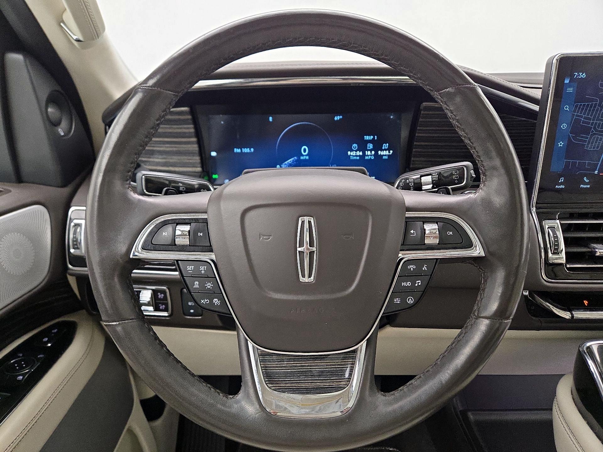 Thumbnail: 2023 Lincoln Navigator - 10