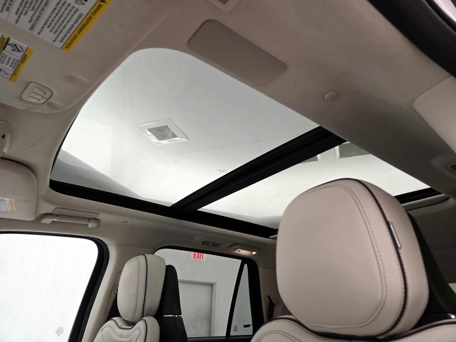 Thumbnail: 2023 Lincoln Navigator - 20