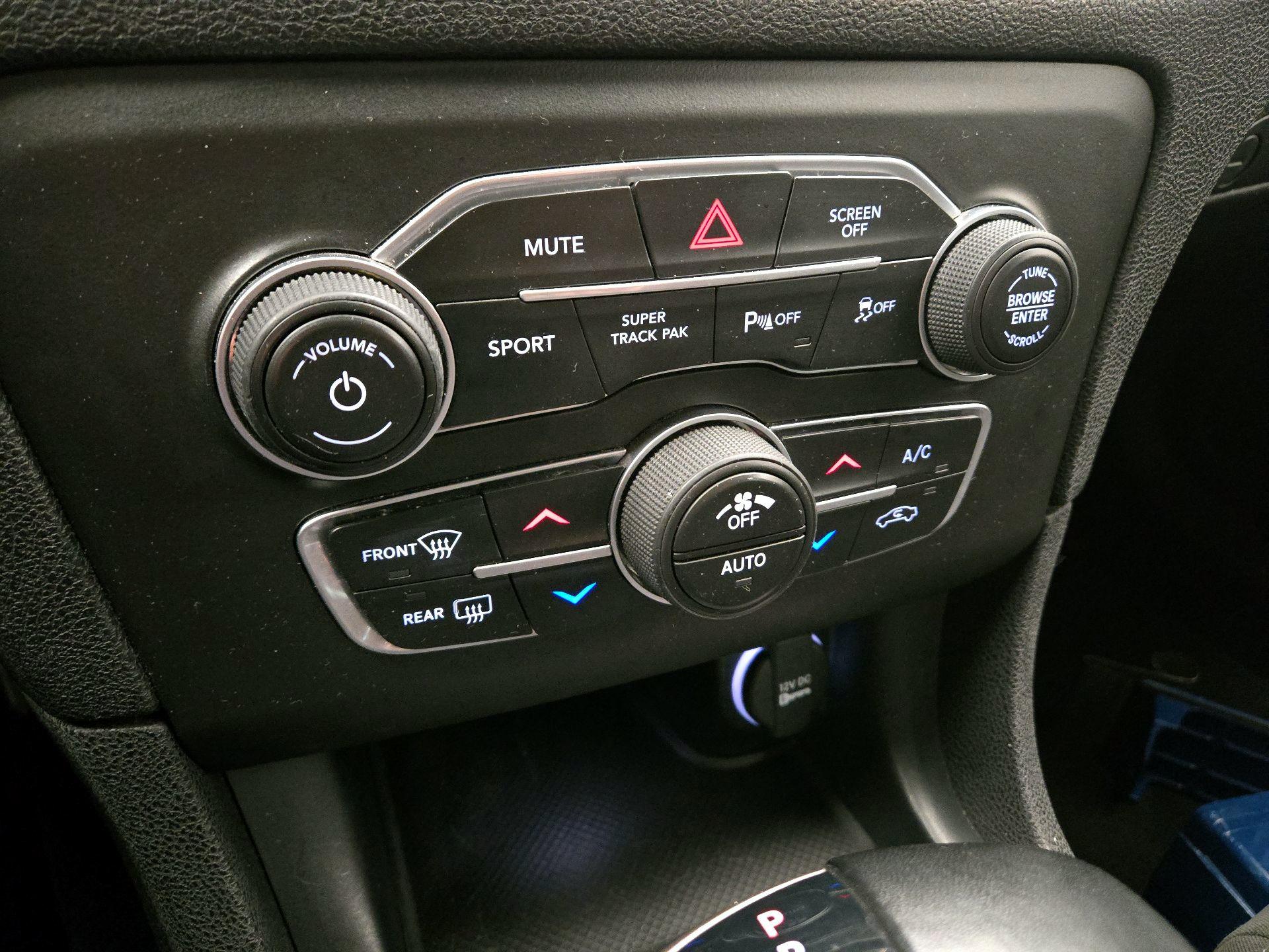 Thumbnail: 2022 Dodge Charger - 16