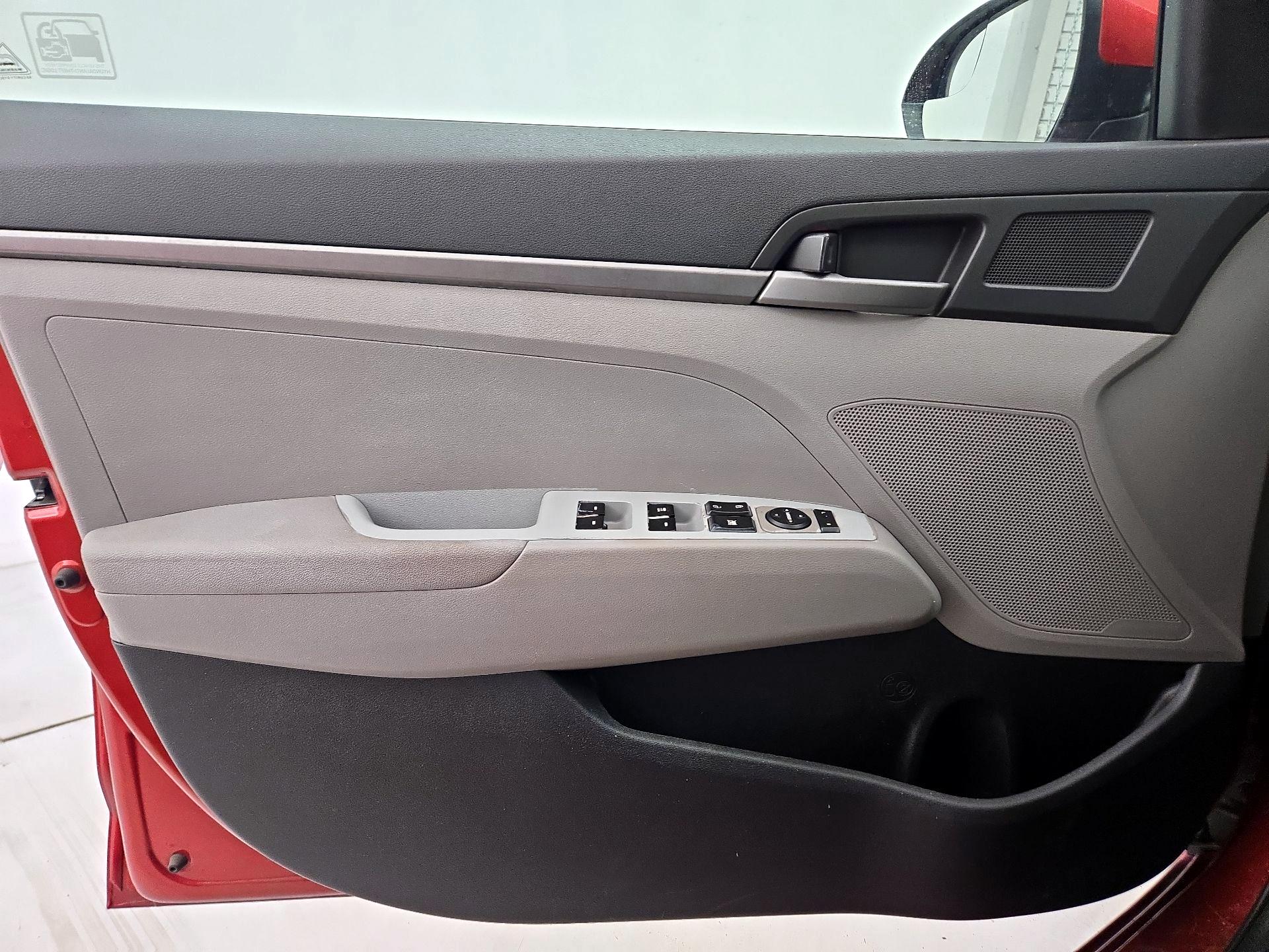 Thumbnail: 2017 Hyundai Elantra - 12