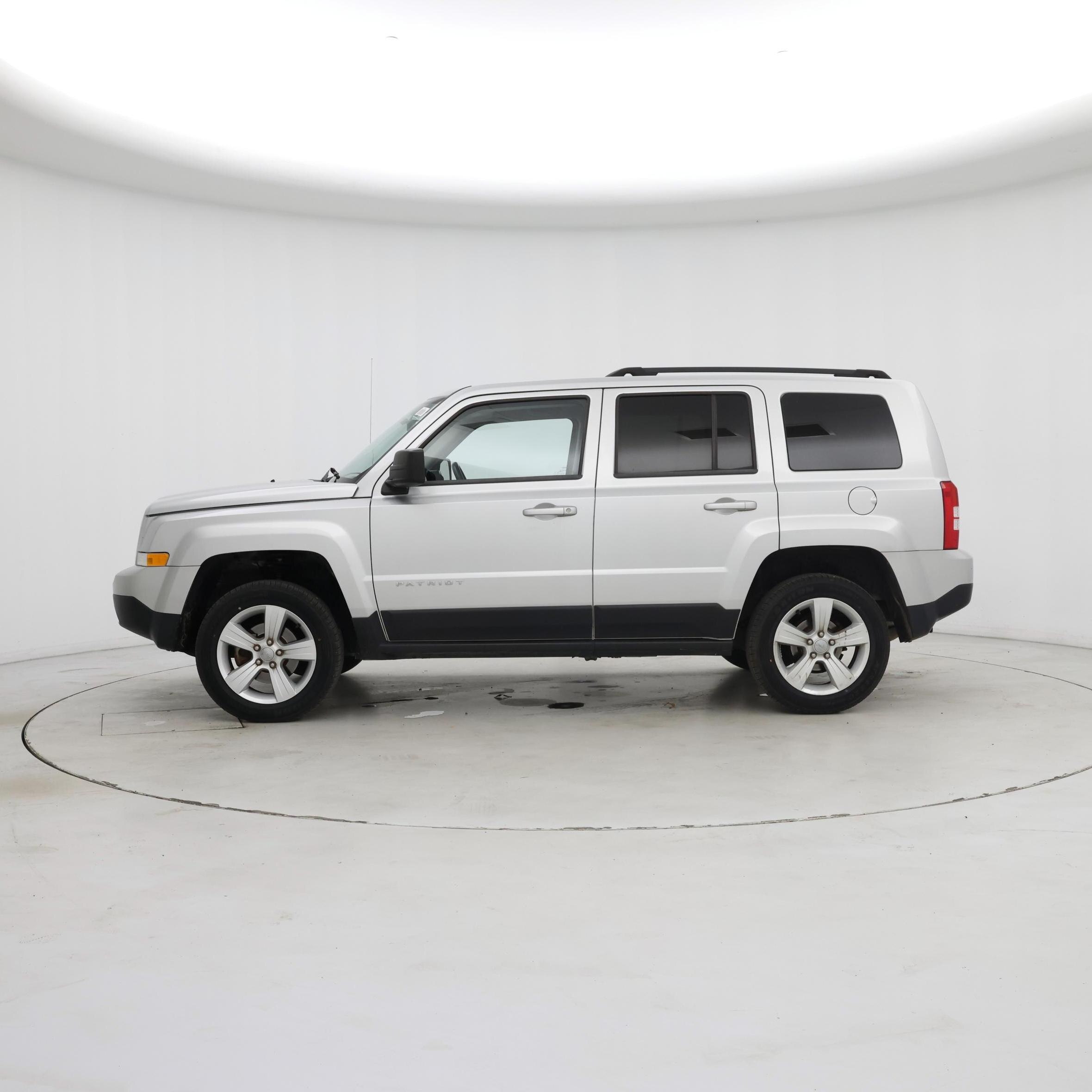 Thumbnail: 2014 Jeep Patriot - 3