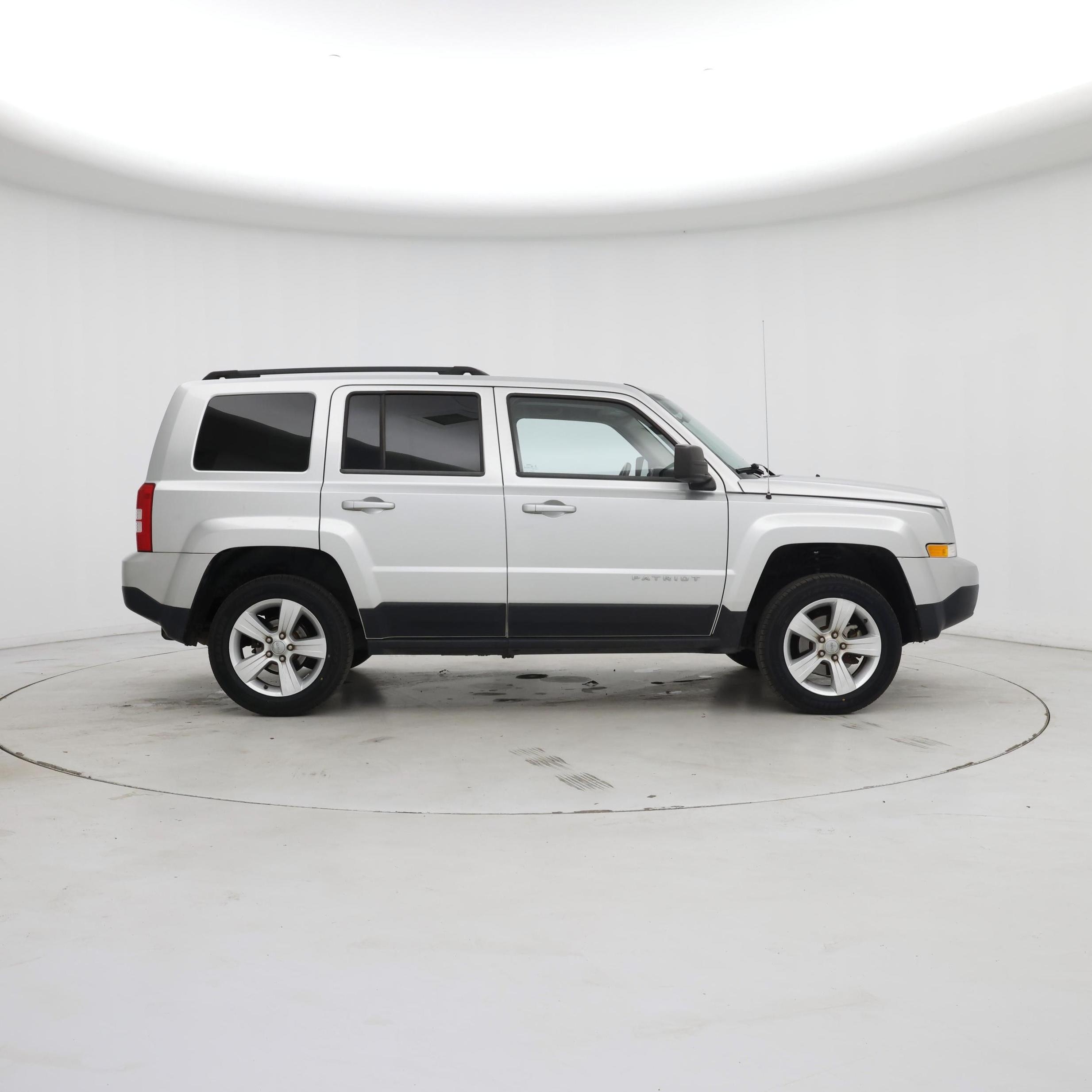 Thumbnail: 2014 Jeep Patriot - 7