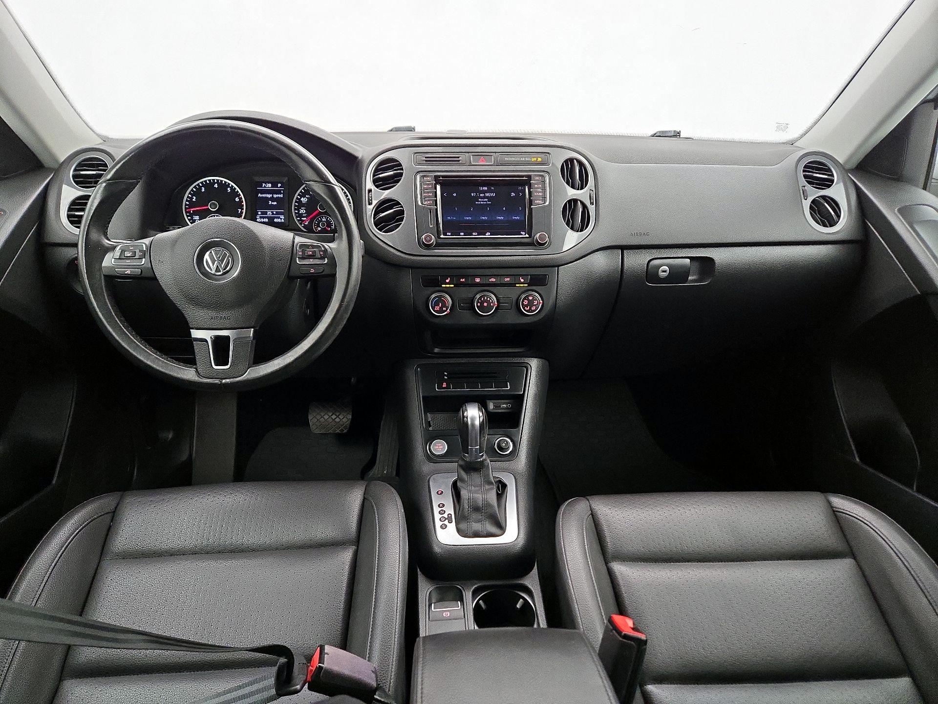 Thumbnail: 2017 Volkswagen Tiguan - 9