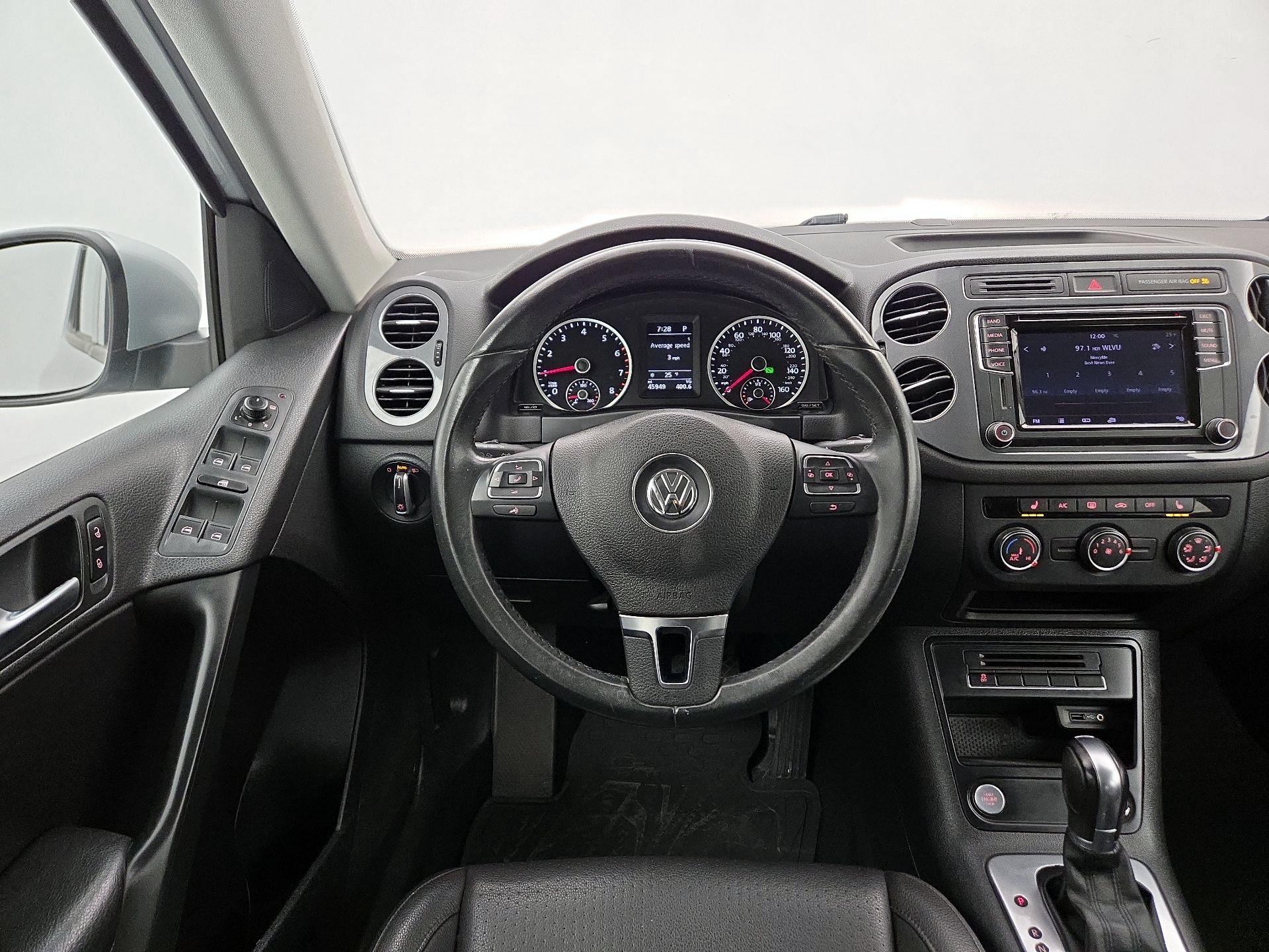 Thumbnail: 2017 Volkswagen Tiguan - 10