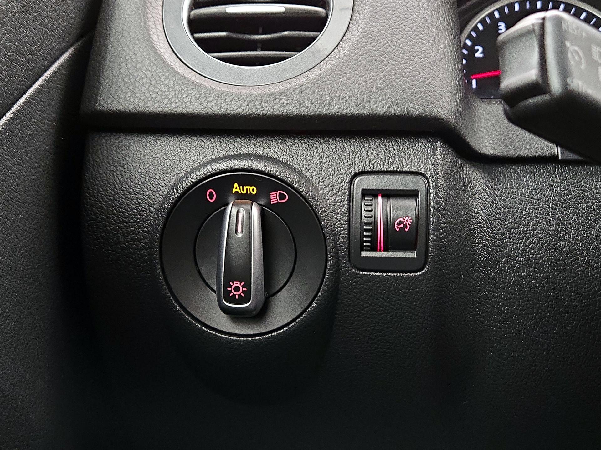 Thumbnail: 2017 Volkswagen Tiguan - 13