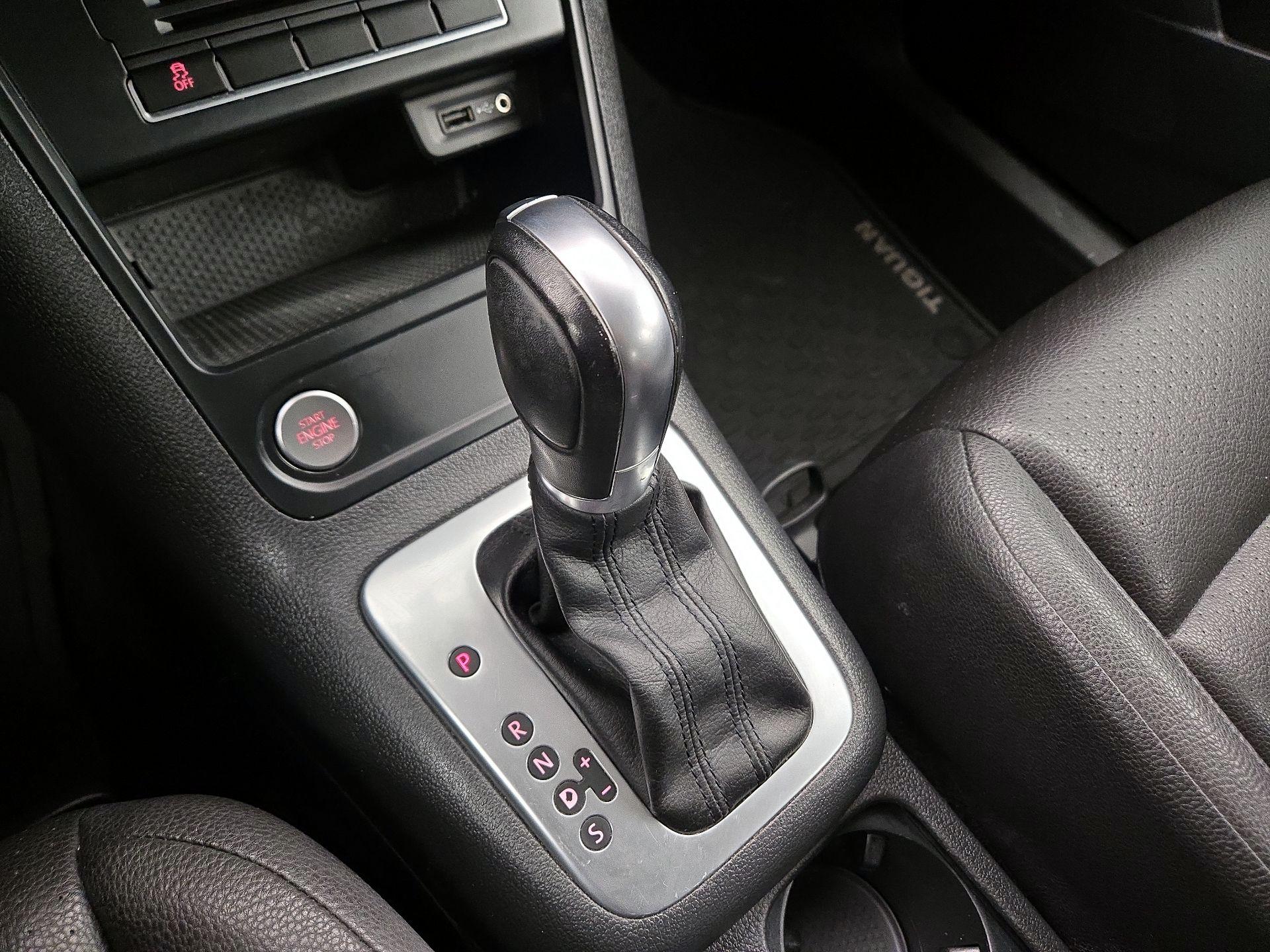 Thumbnail: 2017 Volkswagen Tiguan - 17