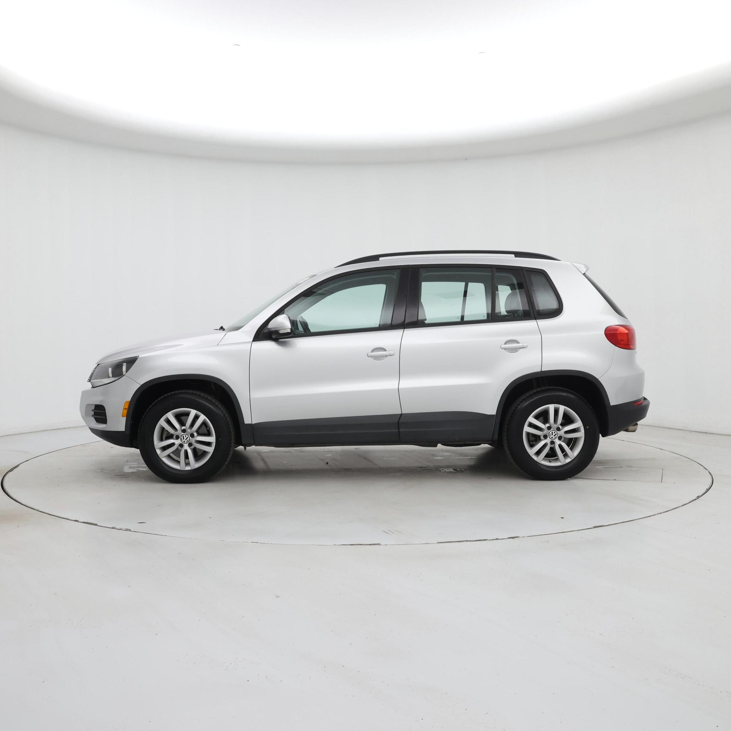 Thumbnail: 2017 Volkswagen Tiguan - 3