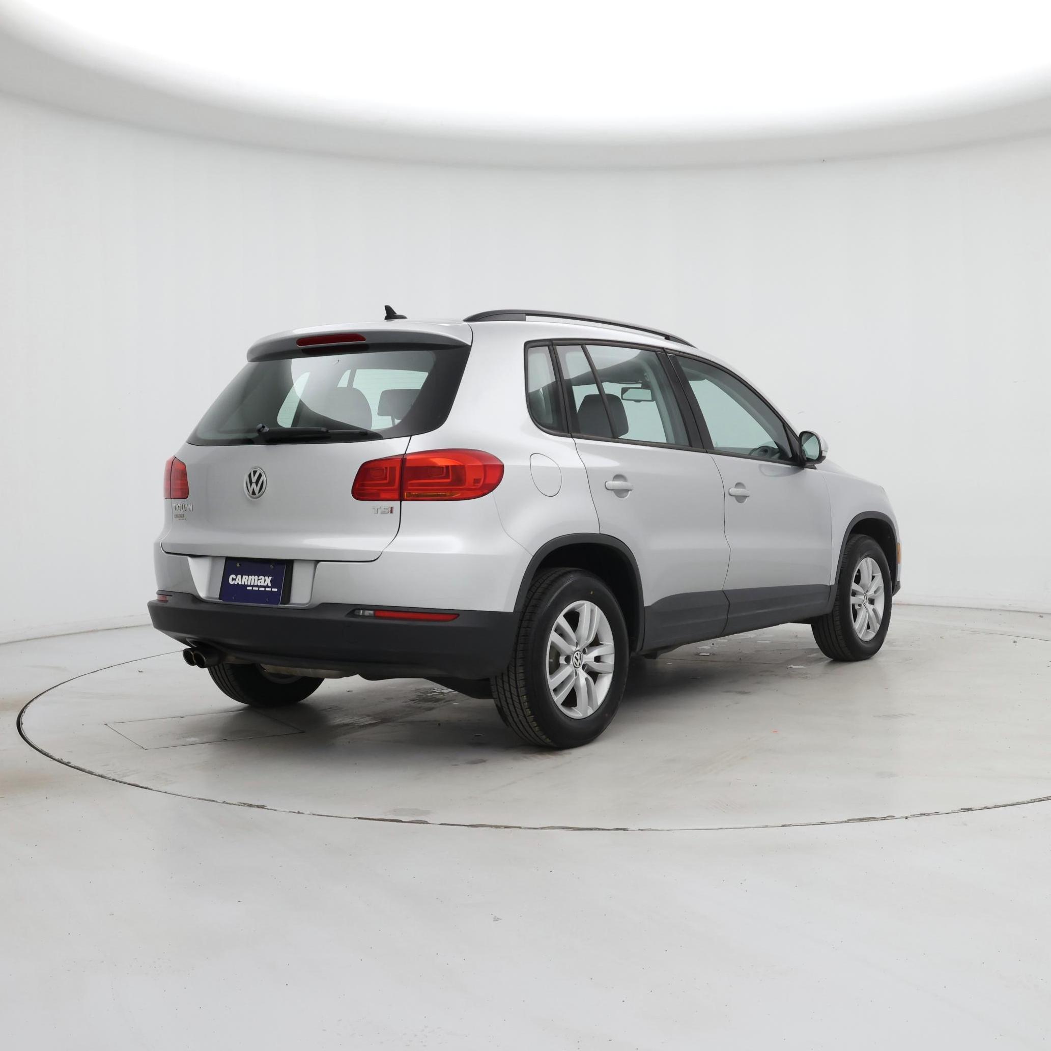 Thumbnail: 2017 Volkswagen Tiguan - 8