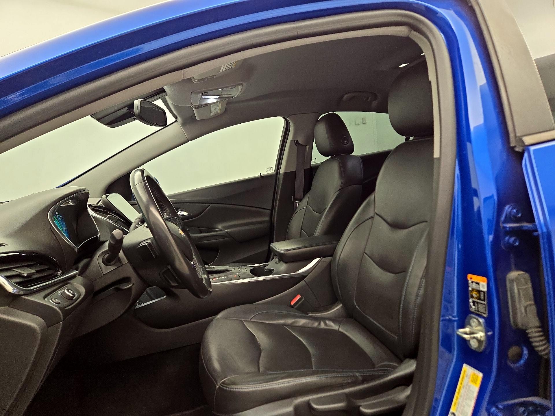 Thumbnail: 2016 Chevrolet Volt - 11