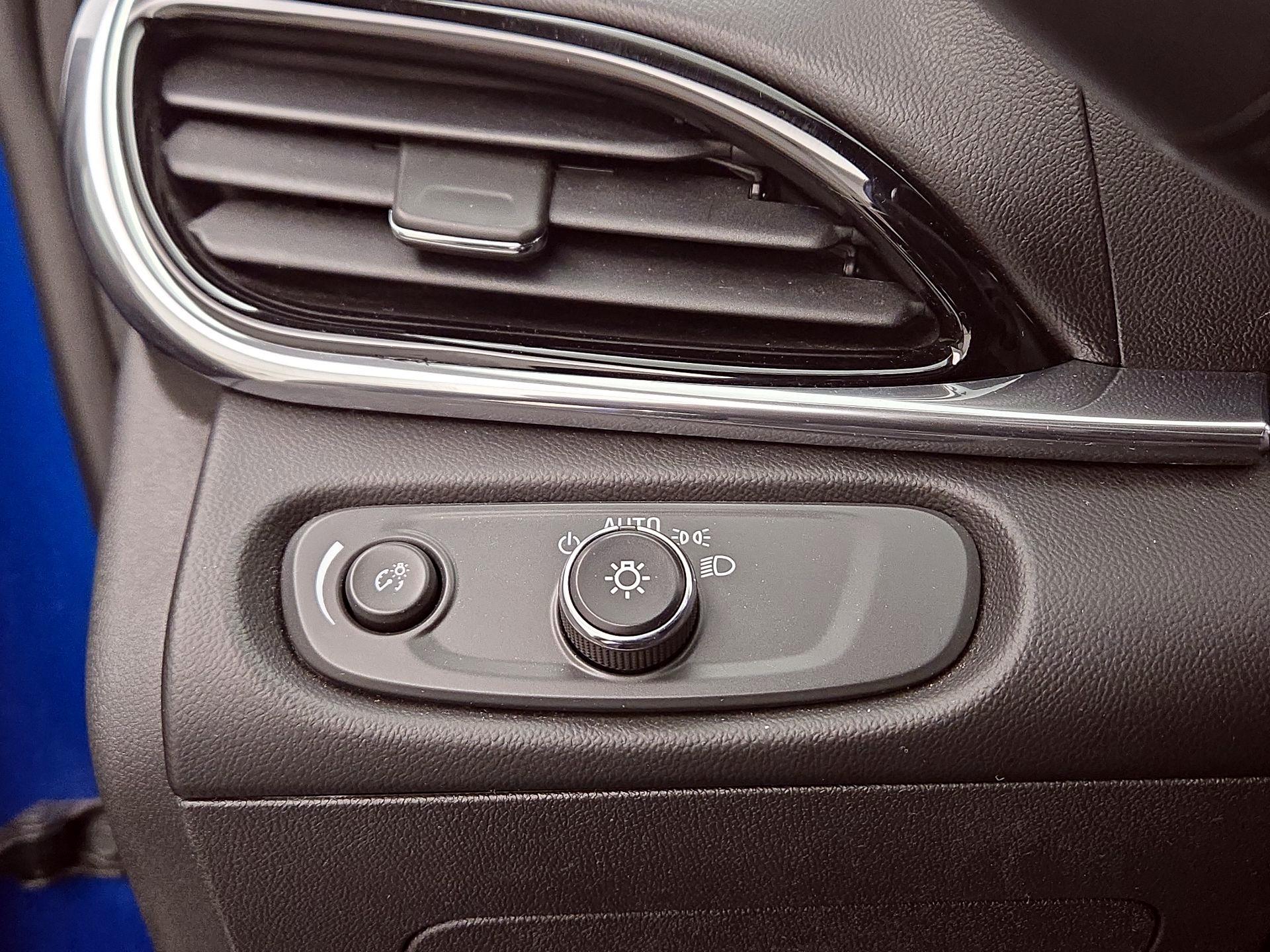 Thumbnail: 2016 Chevrolet Volt - 13