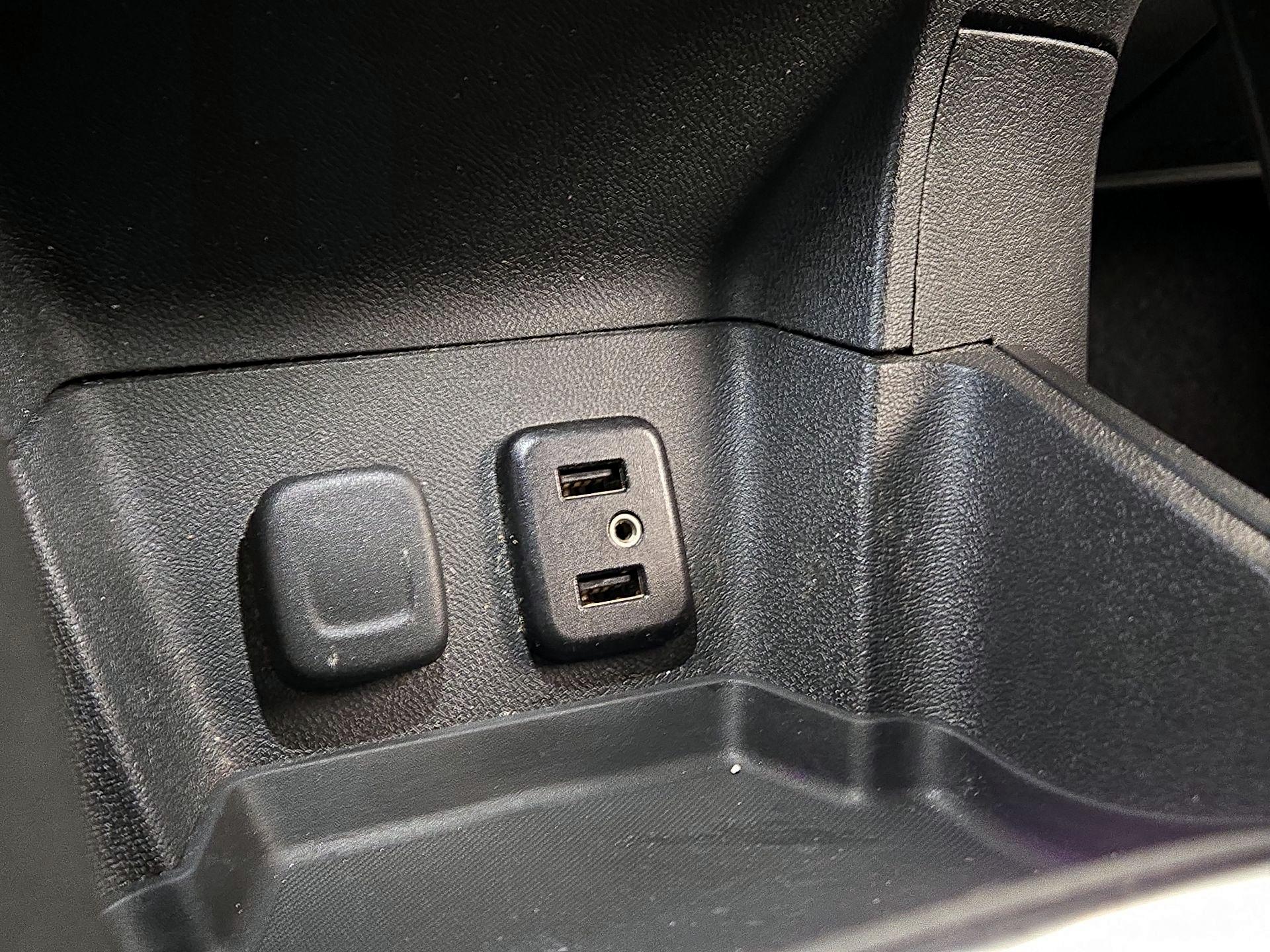 Thumbnail: 2016 Chevrolet Volt - 18