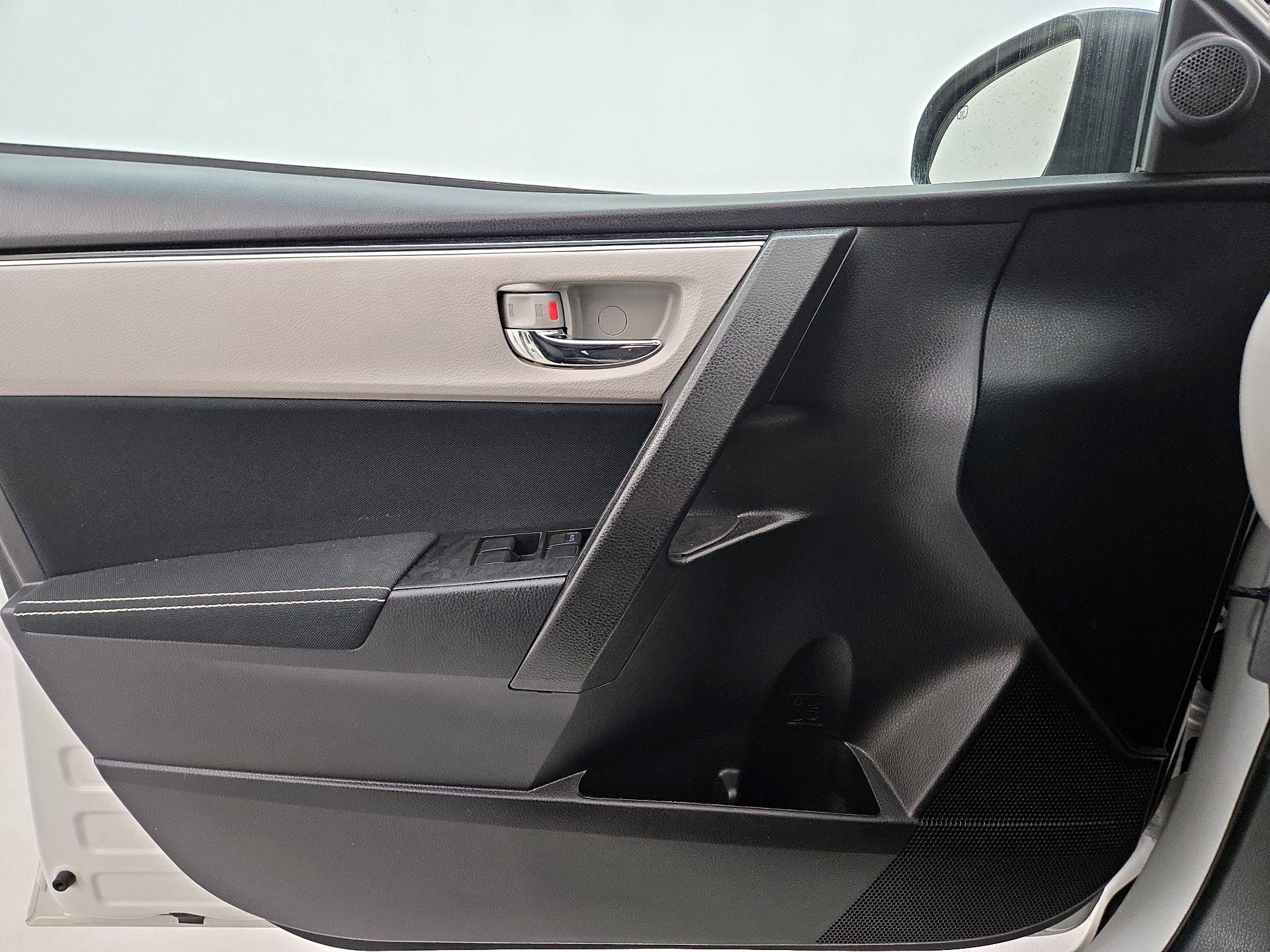 Thumbnail: 2018 Toyota Corolla - 12