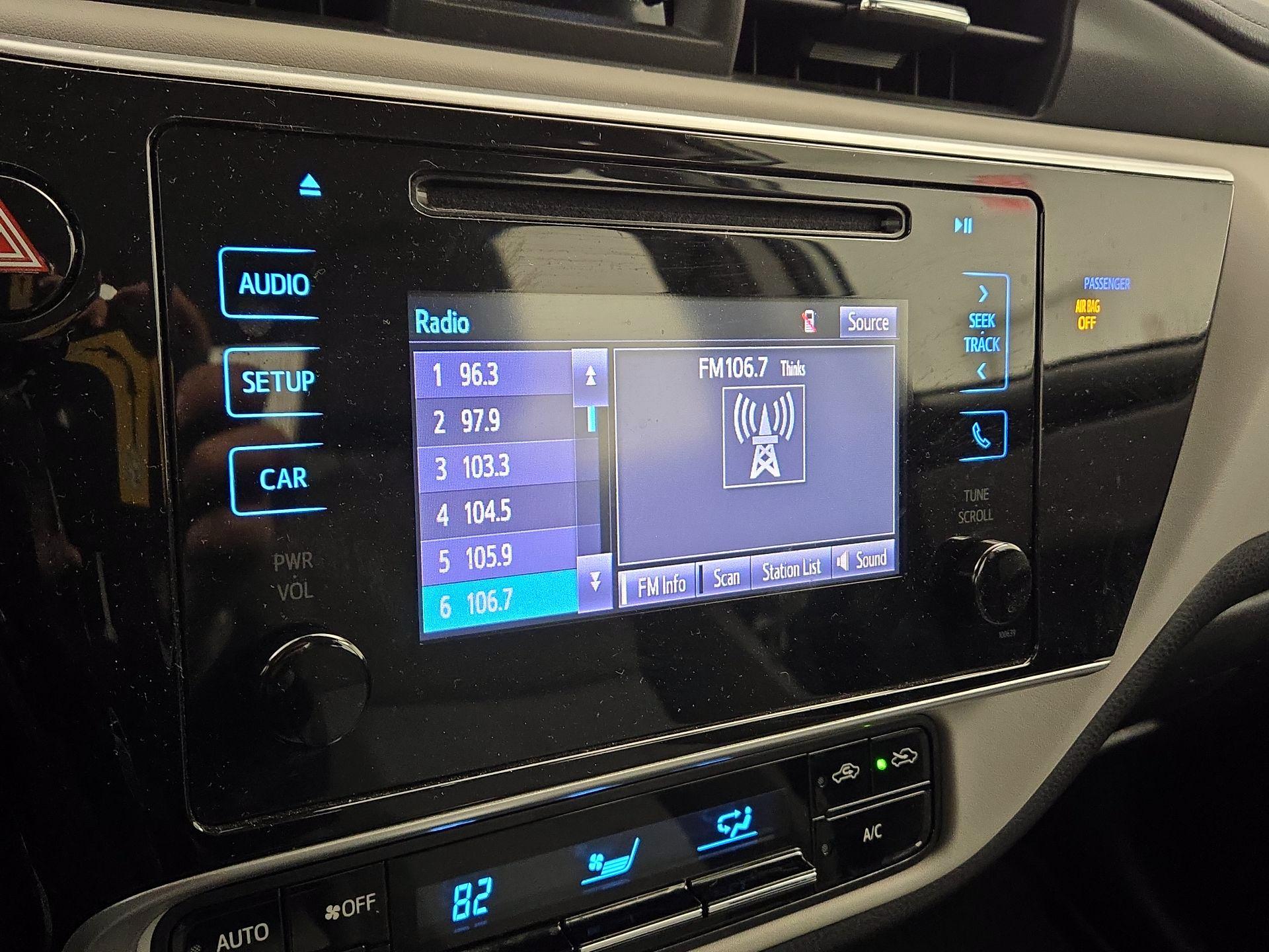 Thumbnail: 2018 Toyota Corolla - 15