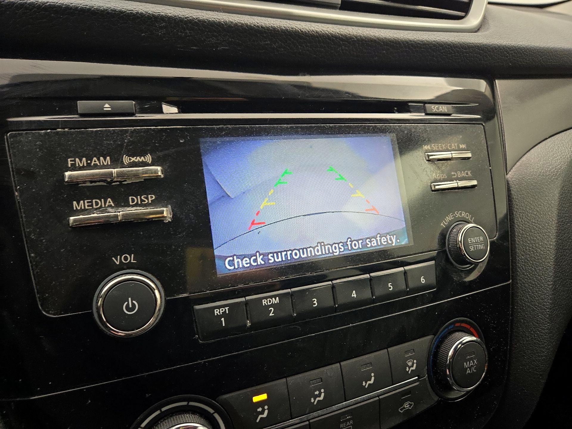 Thumbnail: 2016 Nissan Rogue - 14