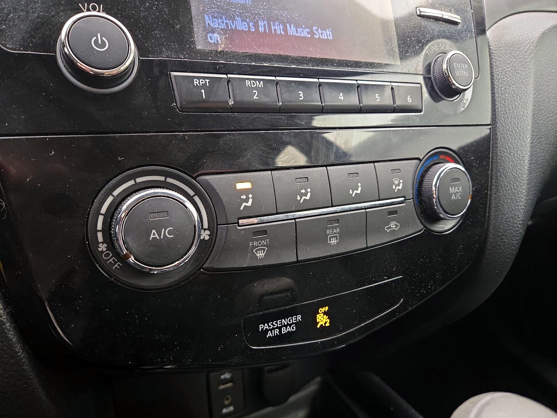 Thumbnail: 2016 Nissan Rogue - 16