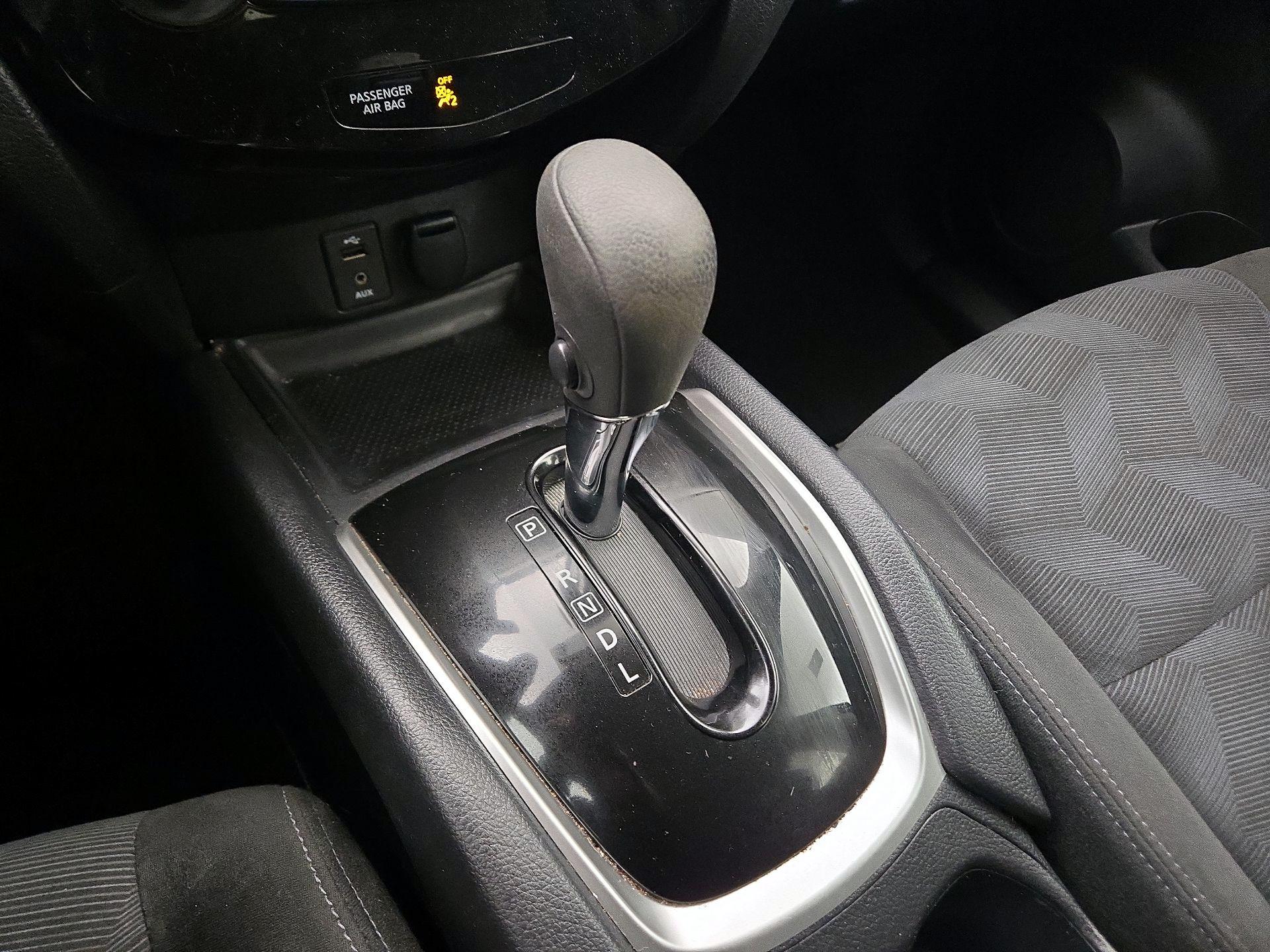 Thumbnail: 2016 Nissan Rogue - 17