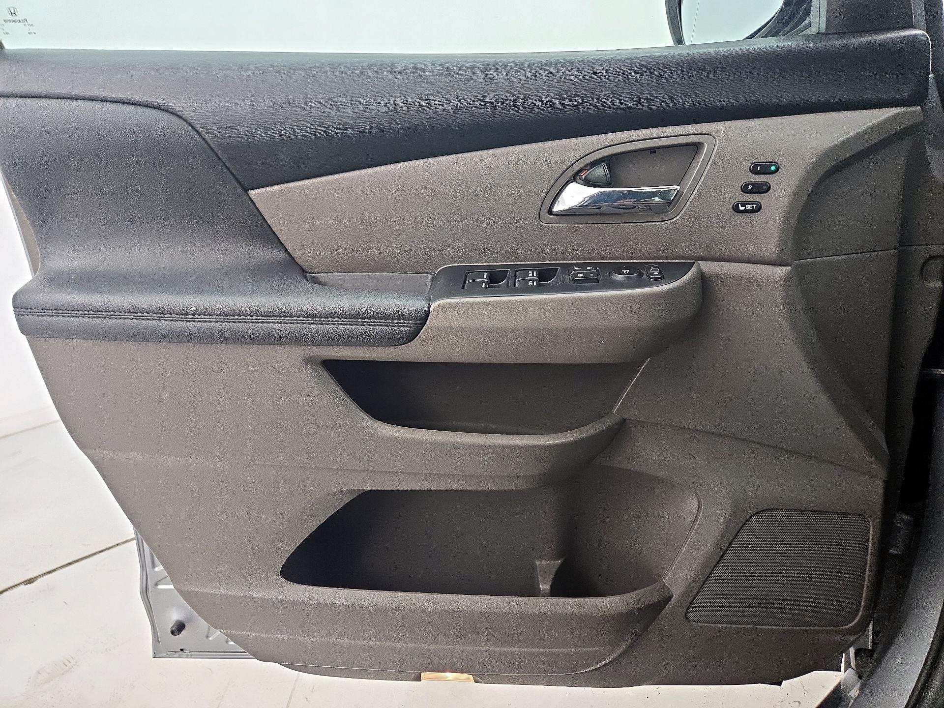 Thumbnail: 2016 Honda Odyssey - 12