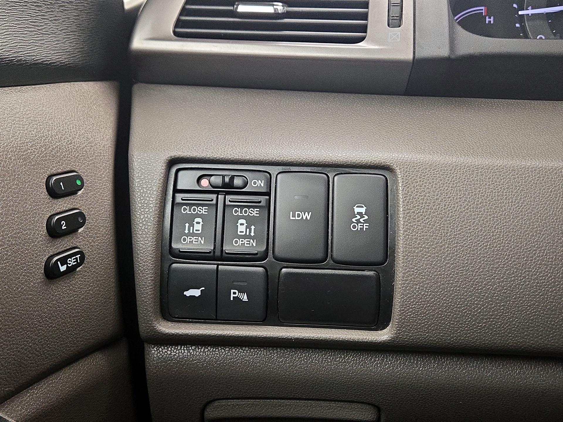 Thumbnail: 2016 Honda Odyssey - 13