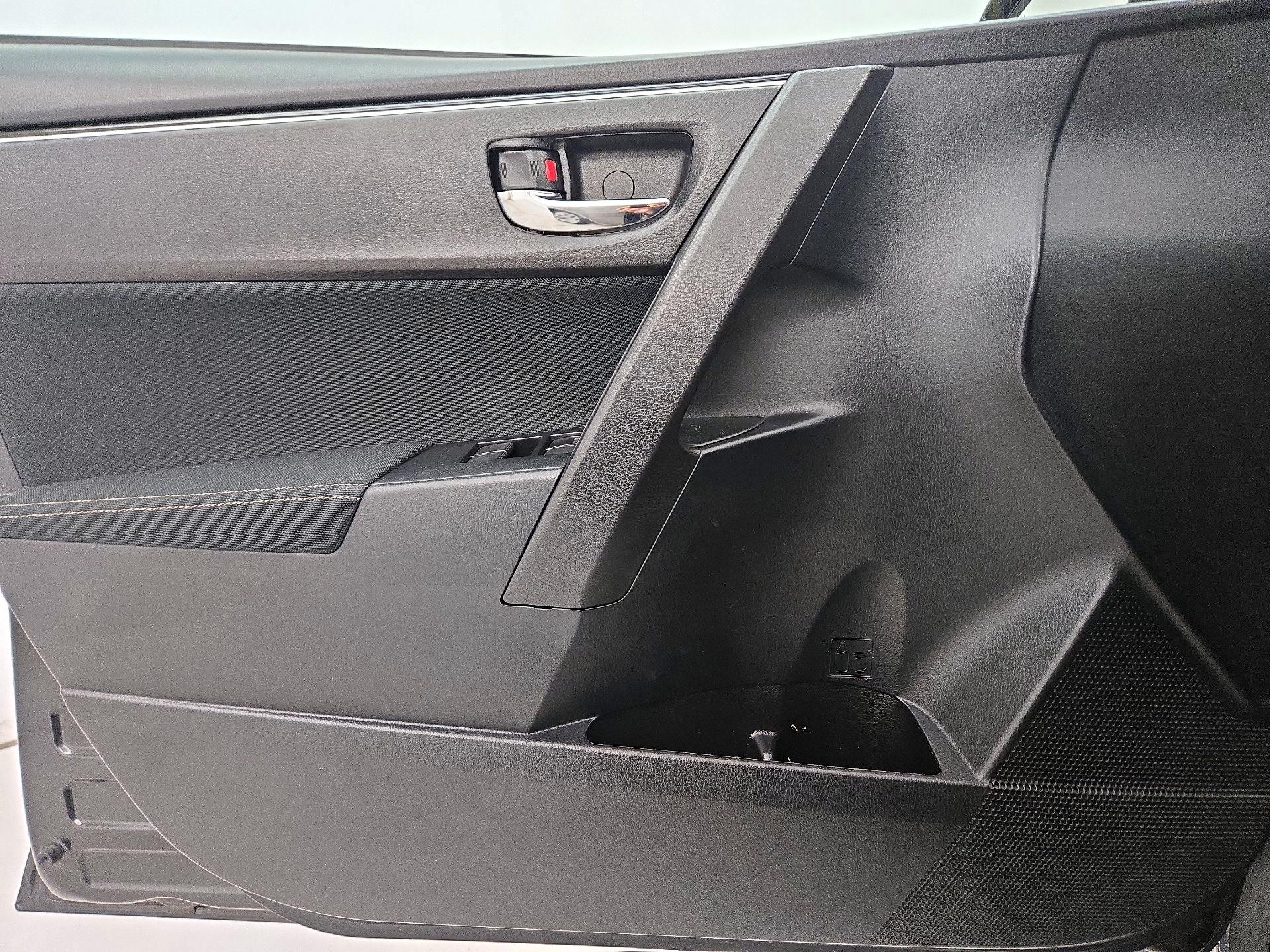 Thumbnail: 2018 Toyota Corolla - 12