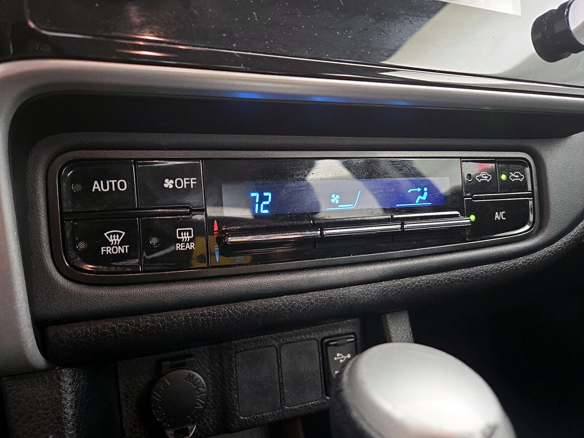 Thumbnail: 2018 Toyota Corolla - 16