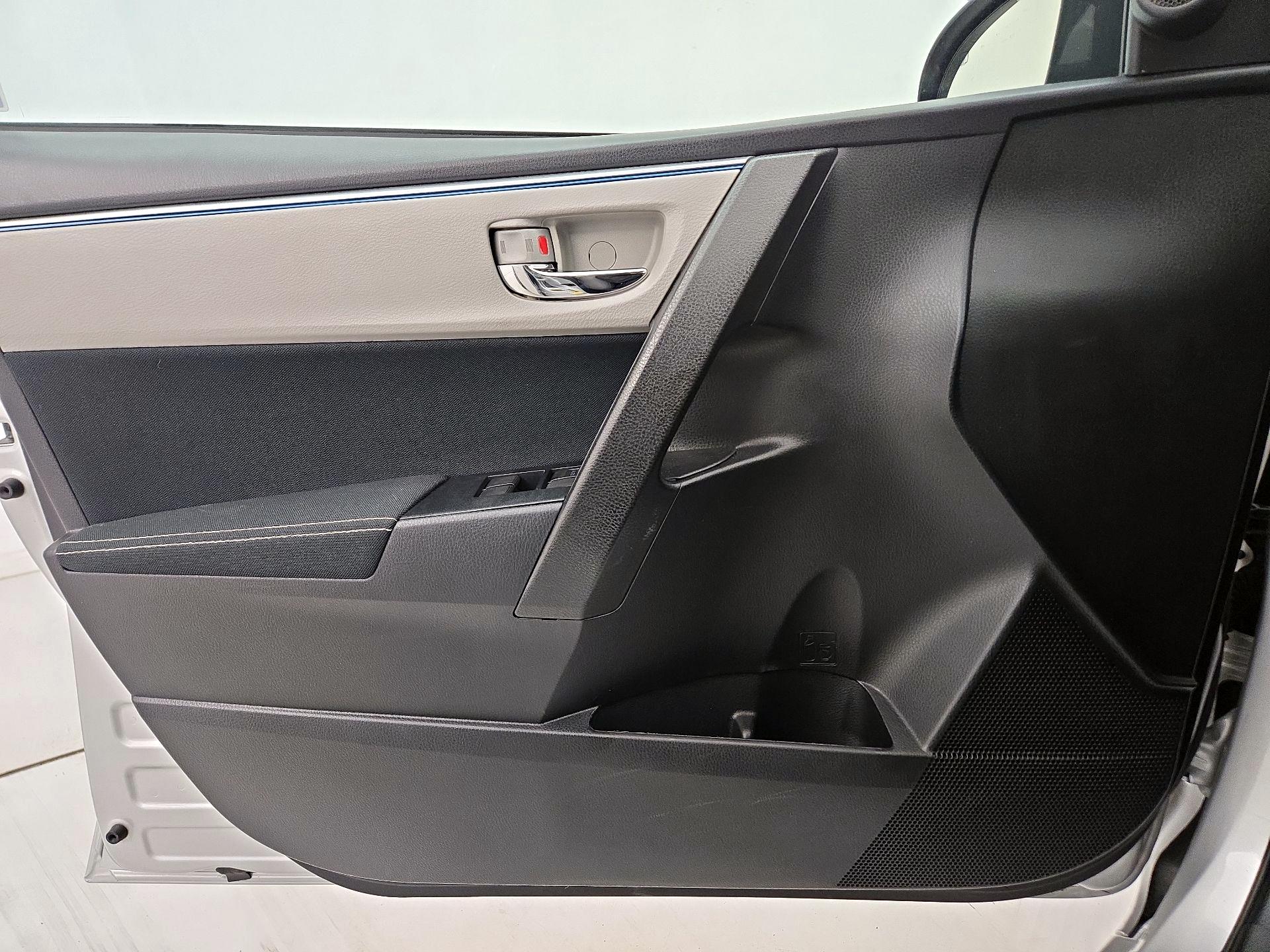 Thumbnail: 2016 Toyota Corolla - 12