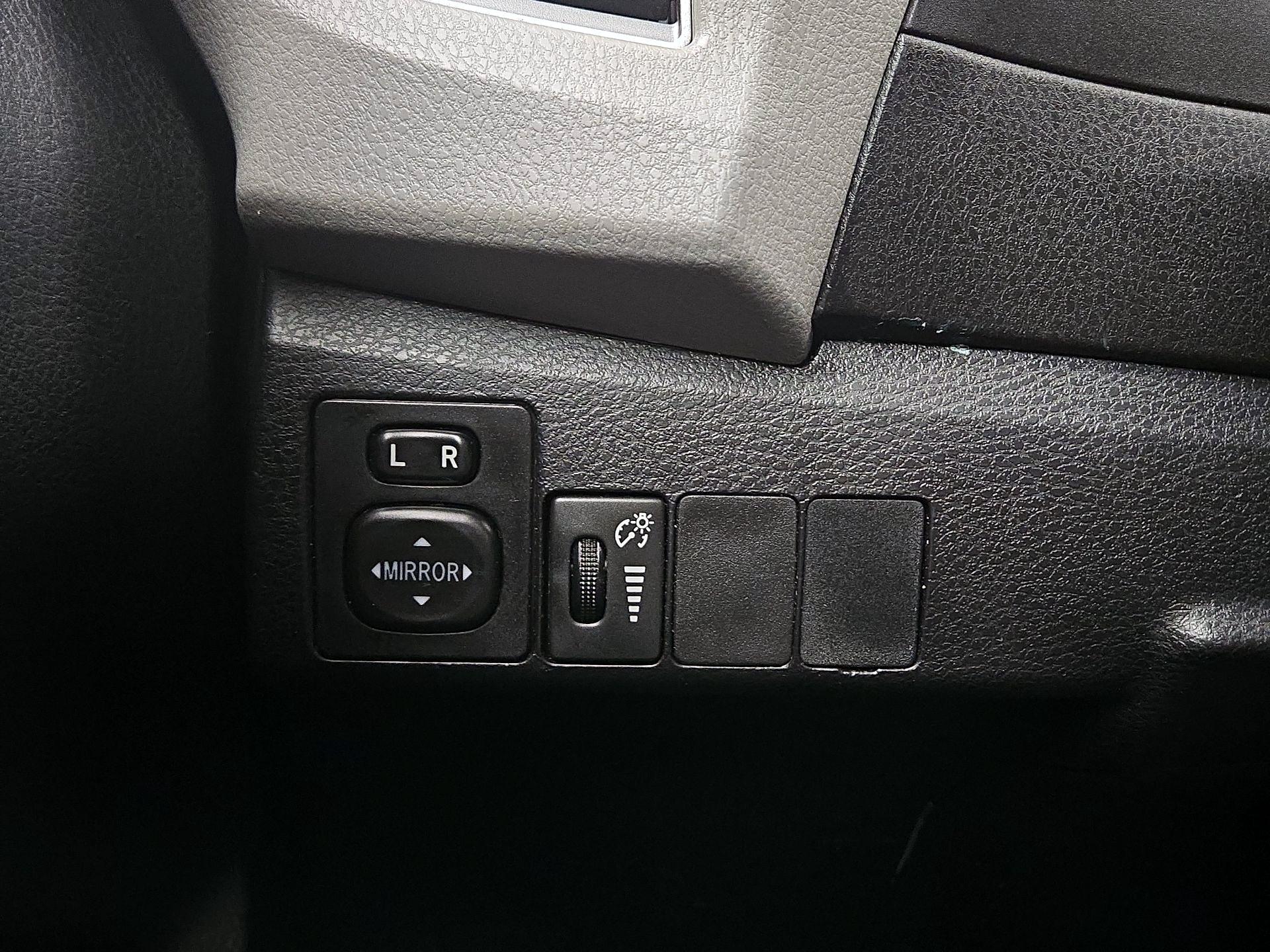 Thumbnail: 2016 Toyota Corolla - 13