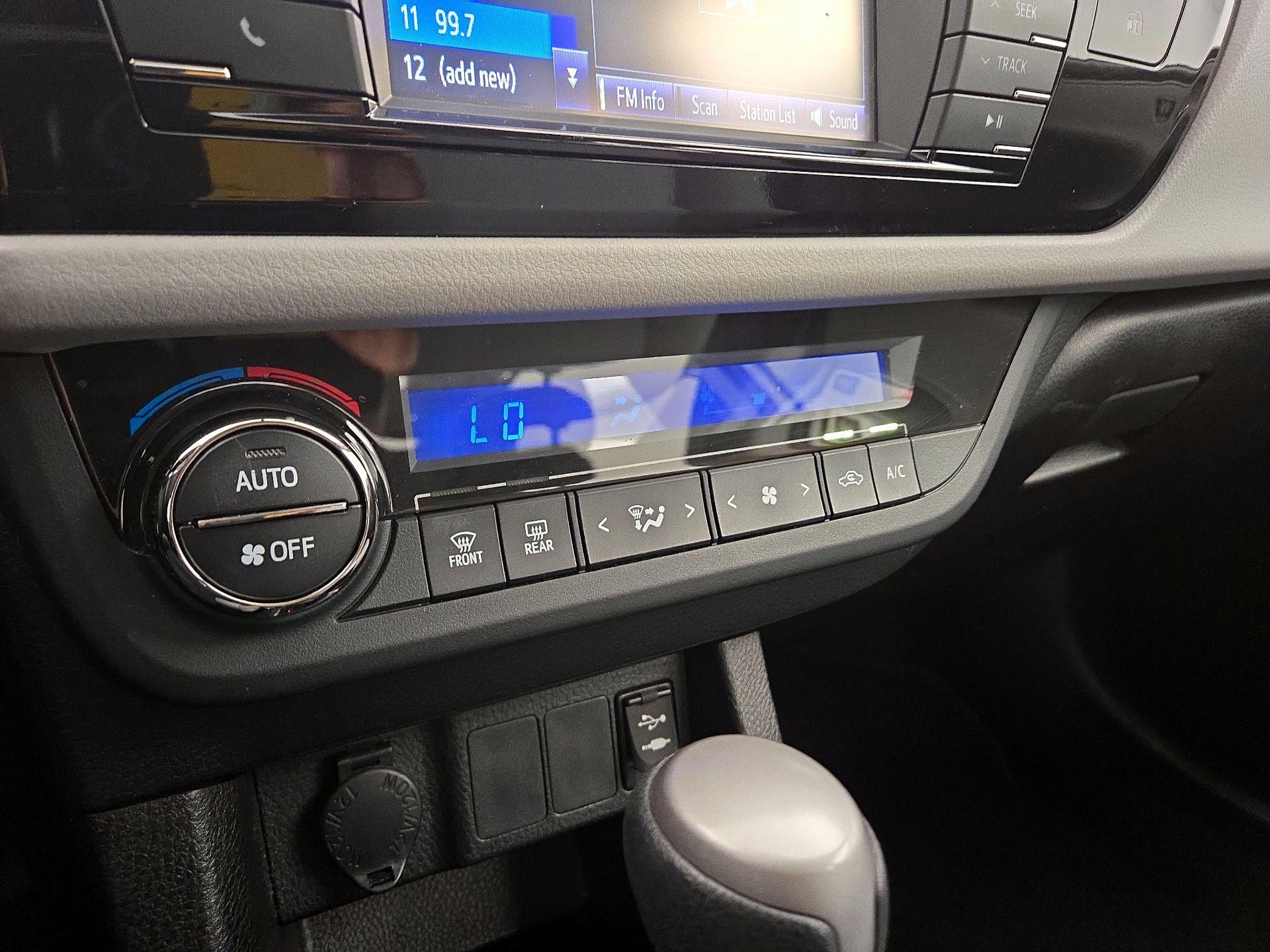 Thumbnail: 2016 Toyota Corolla - 16