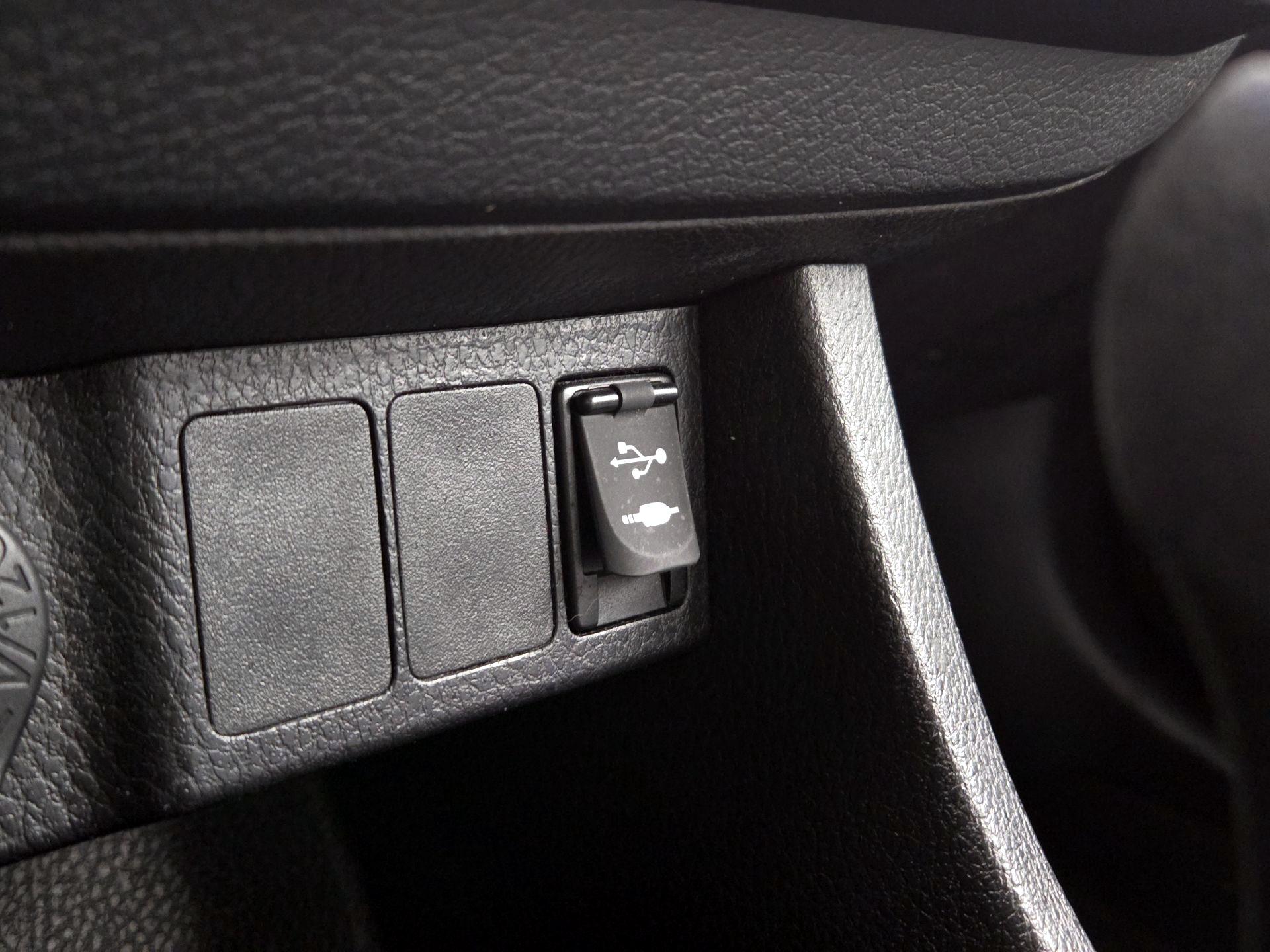 Thumbnail: 2016 Toyota Corolla - 18