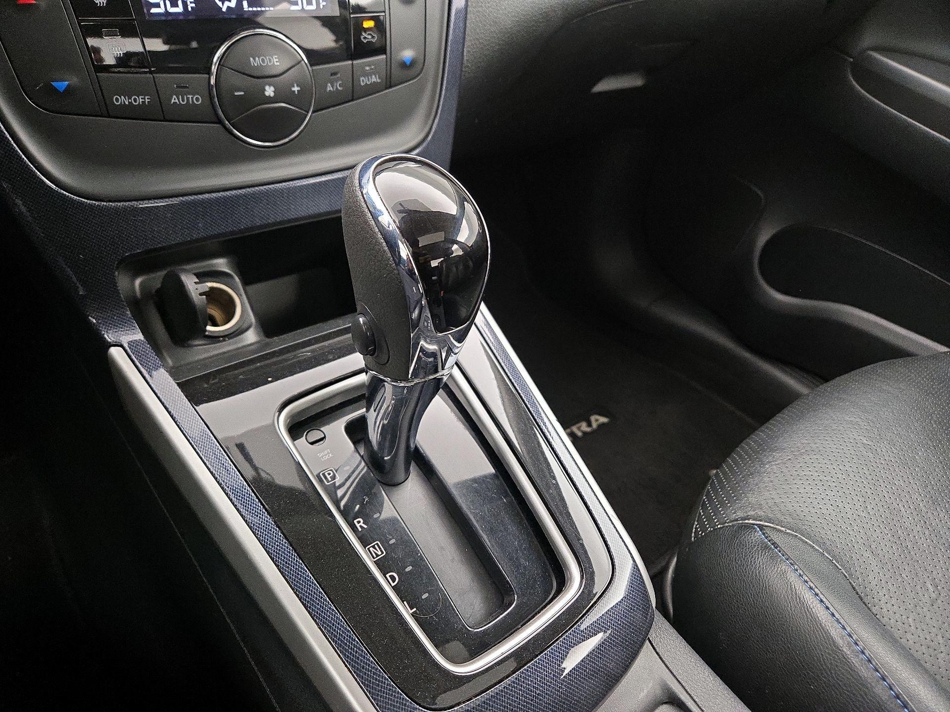 Thumbnail: 2019 Nissan Sentra - 17