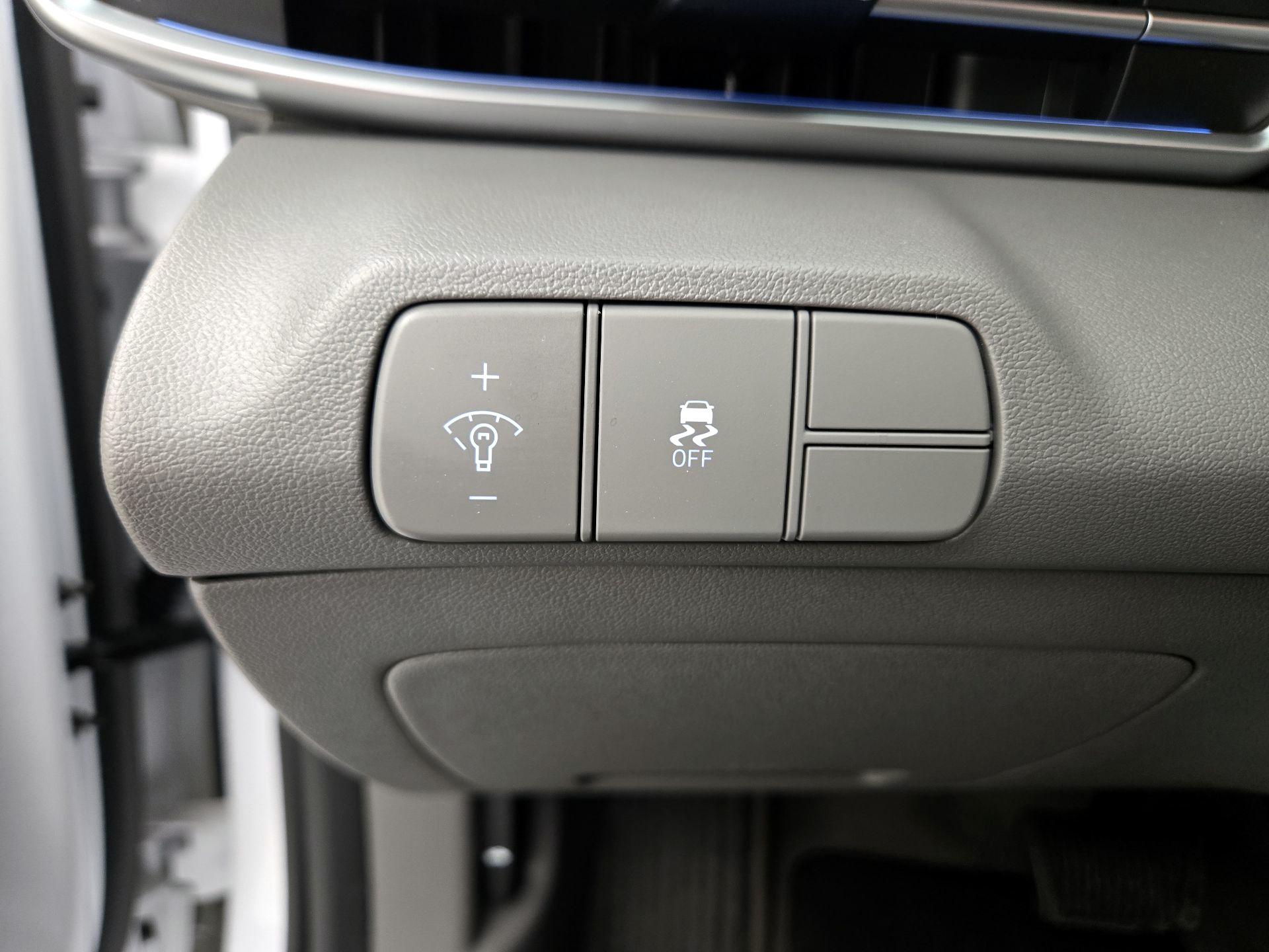 Thumbnail: 2024 Hyundai Elantra - 13