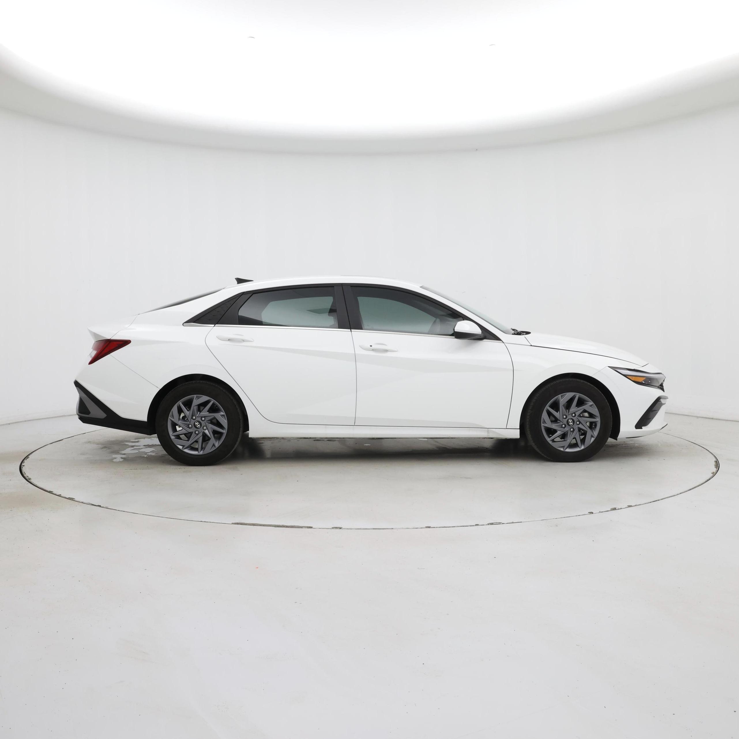 Thumbnail: 2024 Hyundai Elantra - 7