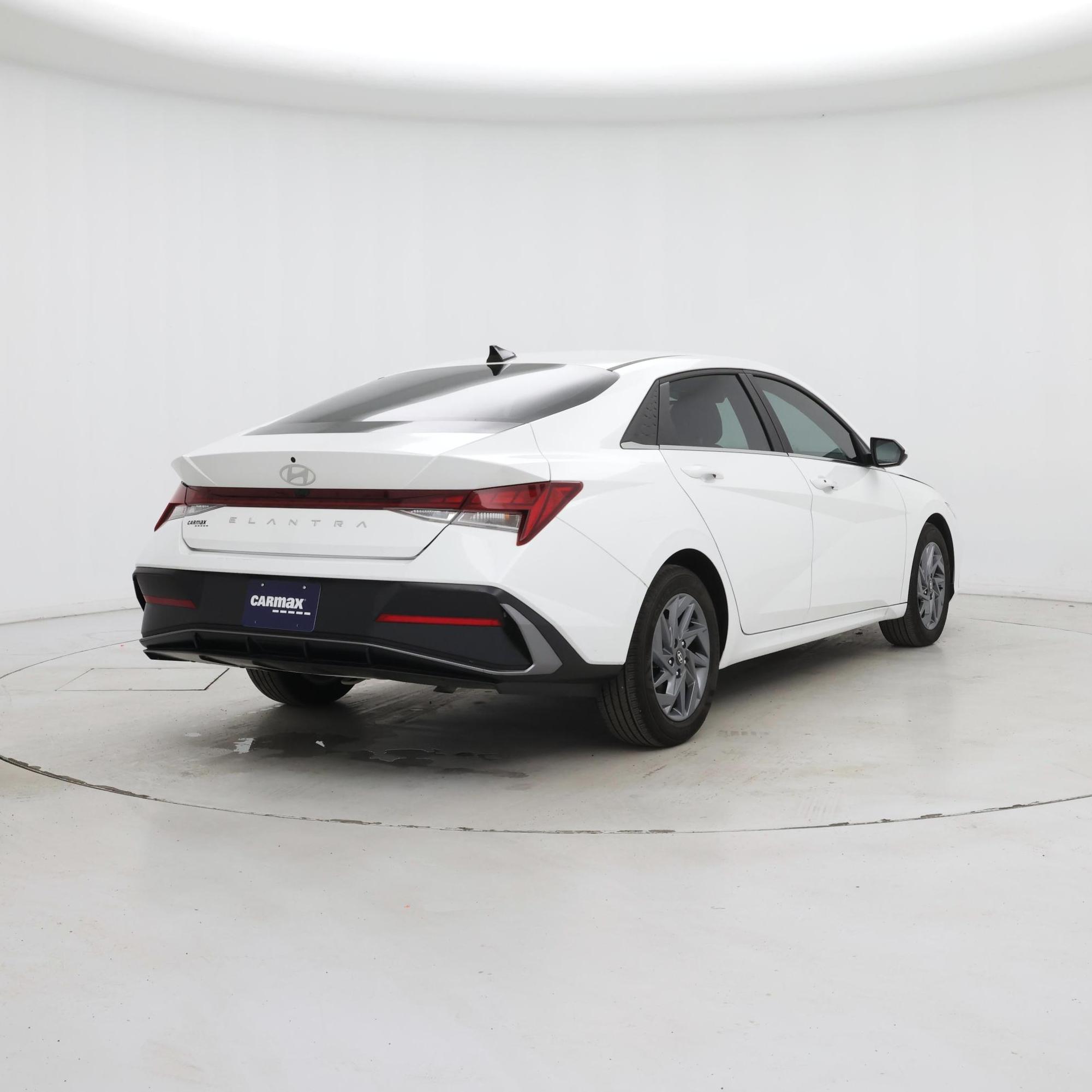 Thumbnail: 2024 Hyundai Elantra - 8