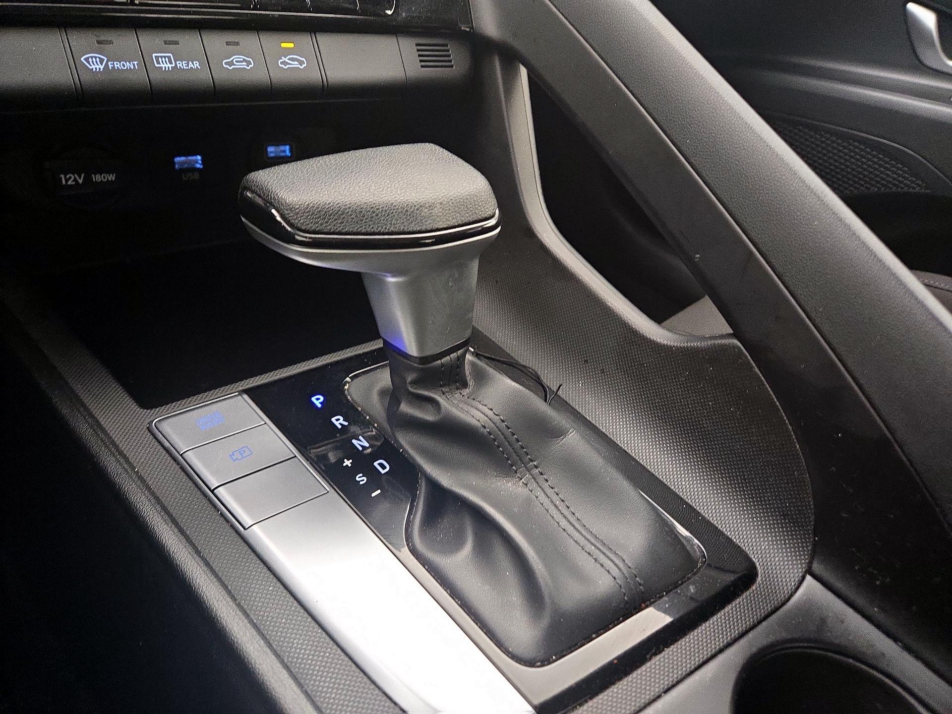 Thumbnail: 2022 Hyundai Elantra - 17