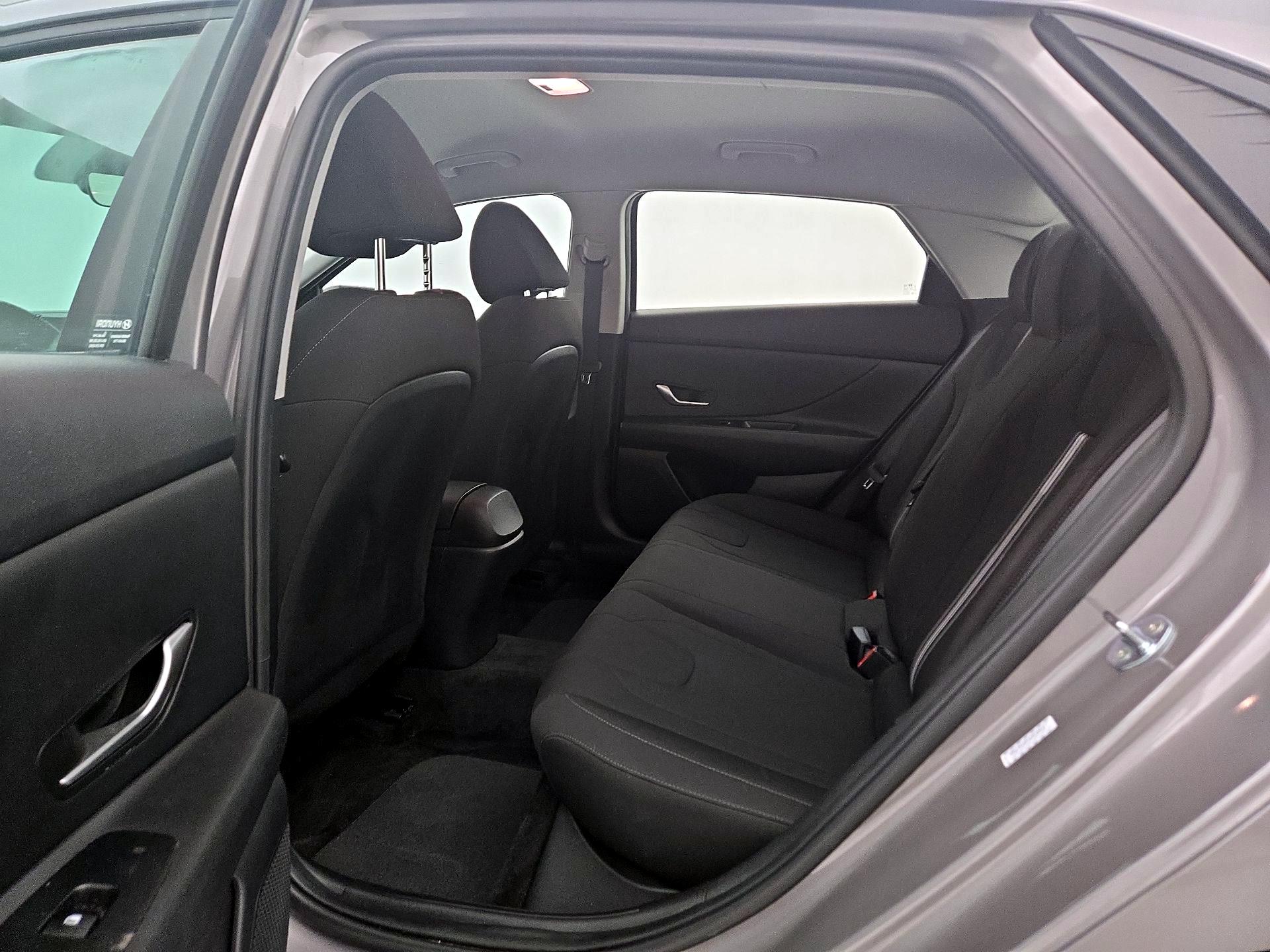 Thumbnail: 2022 Hyundai Elantra - 19