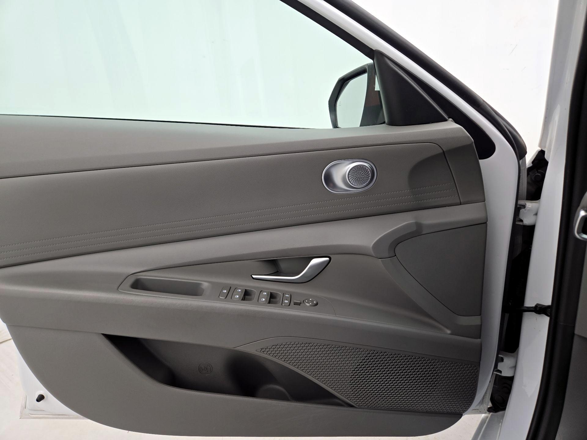 Thumbnail: 2023 Hyundai Elantra - 12