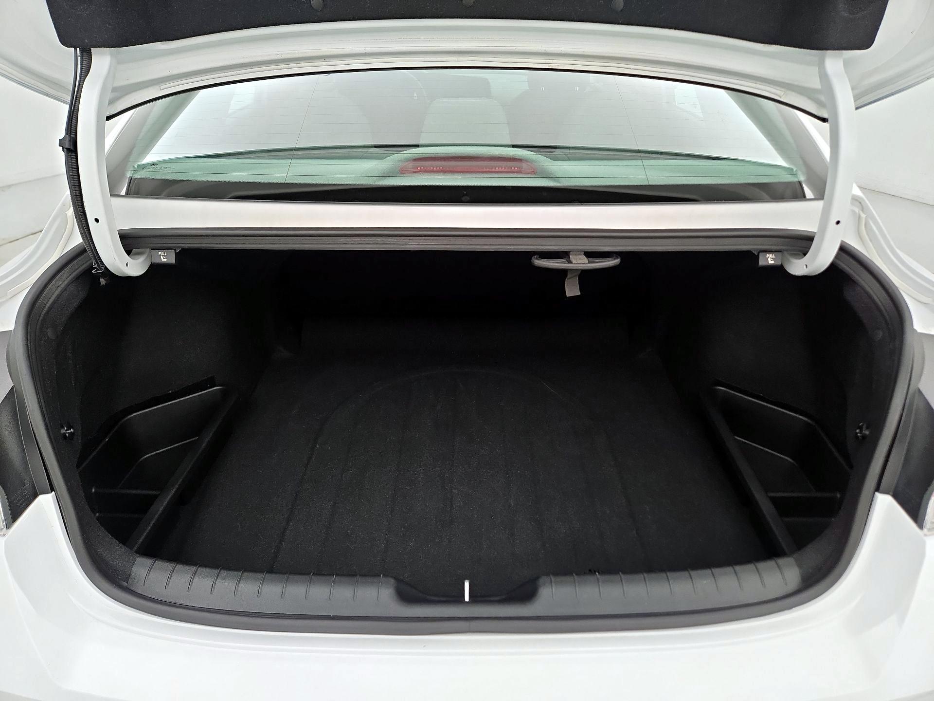 Thumbnail: 2023 Hyundai Elantra - 20