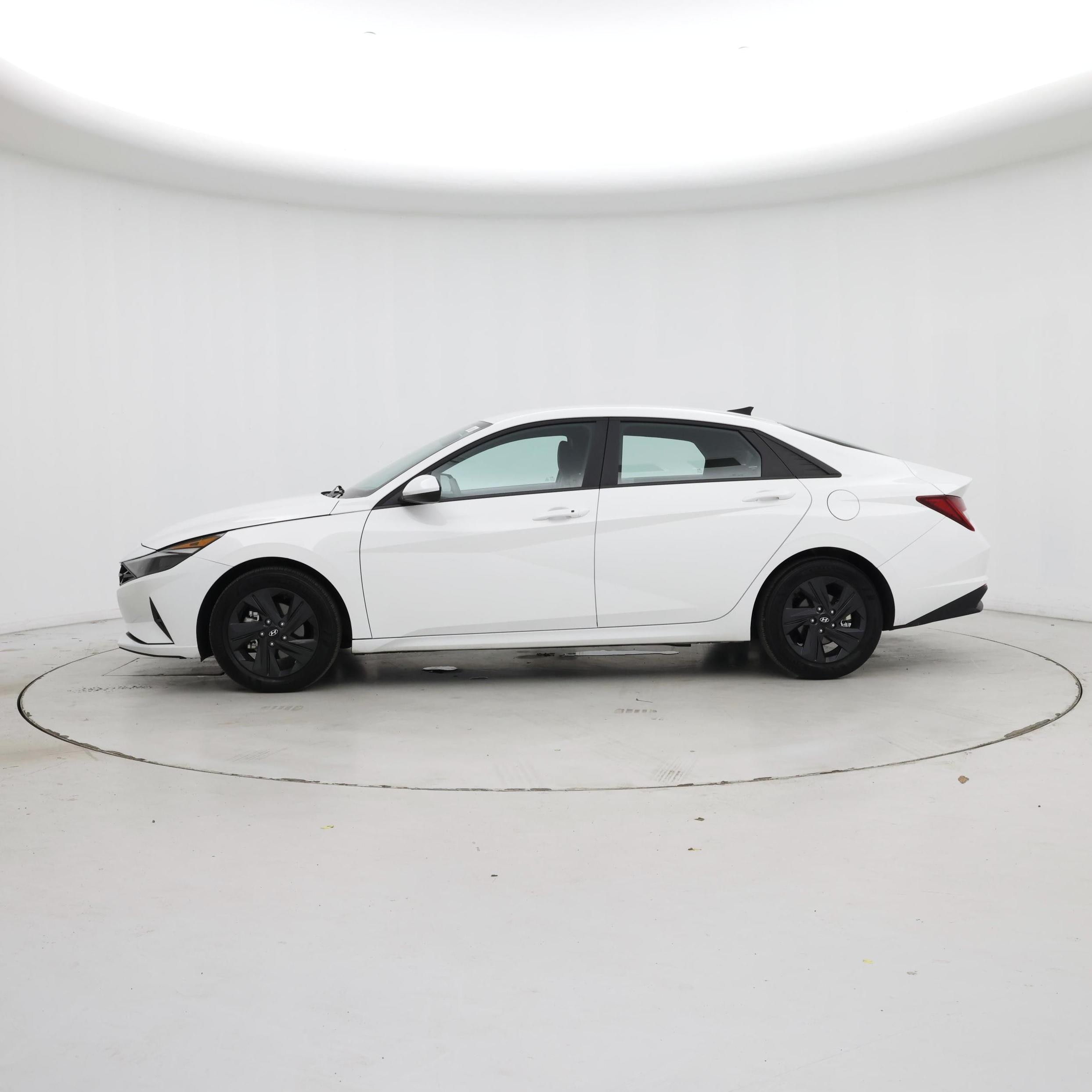 Thumbnail: 2023 Hyundai Elantra - 3