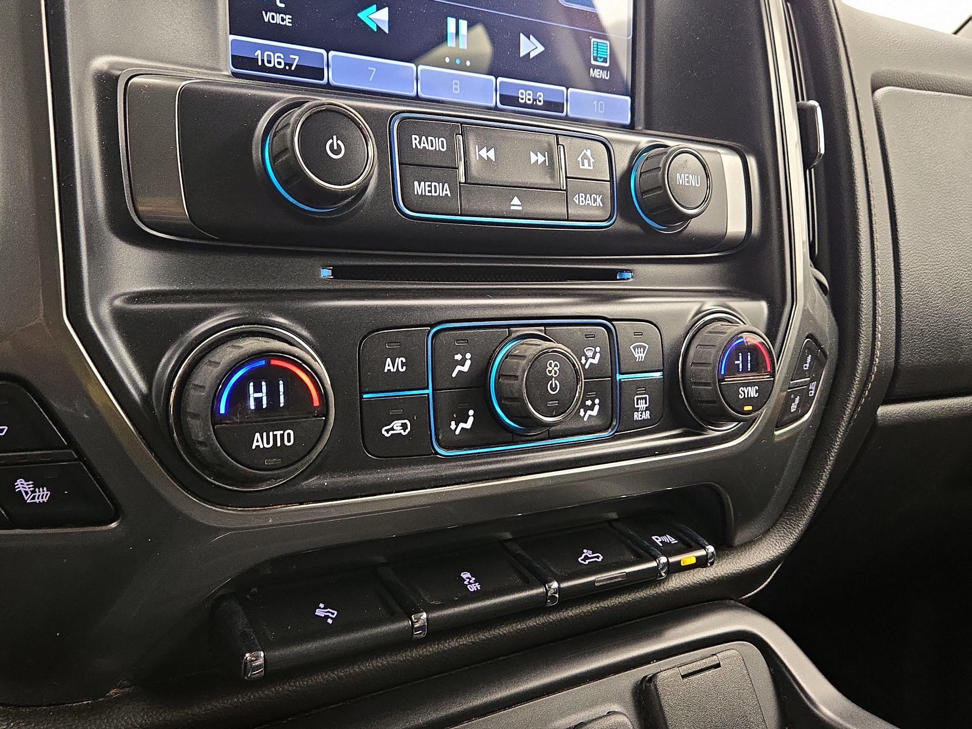 Thumbnail: 2015 Chevrolet Silverado 1500 - 16