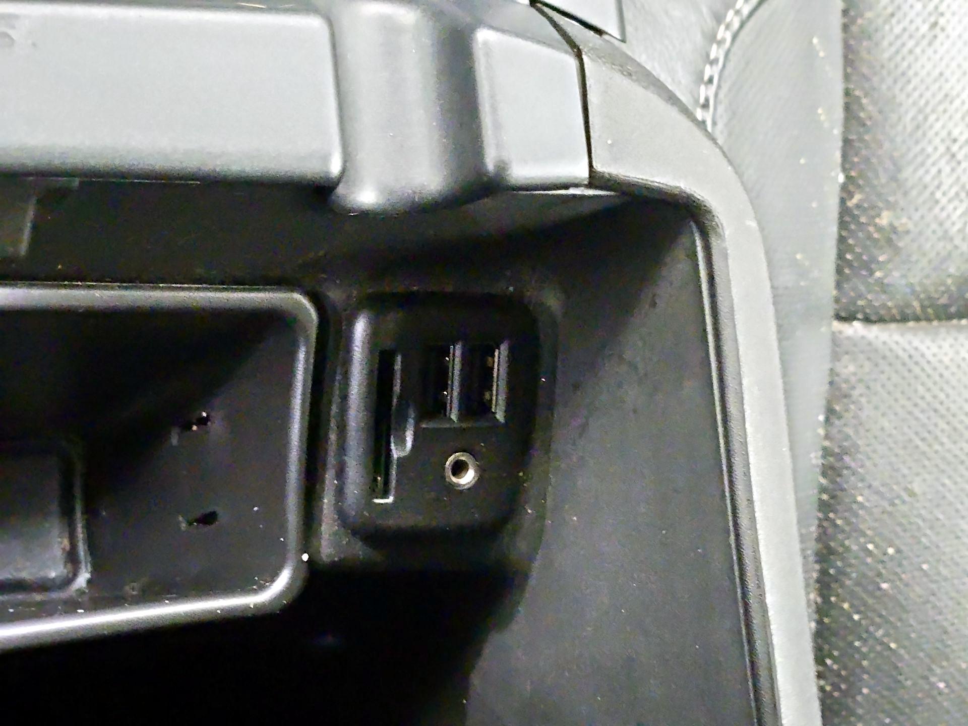 Thumbnail: 2015 Chevrolet Silverado 1500 - 18