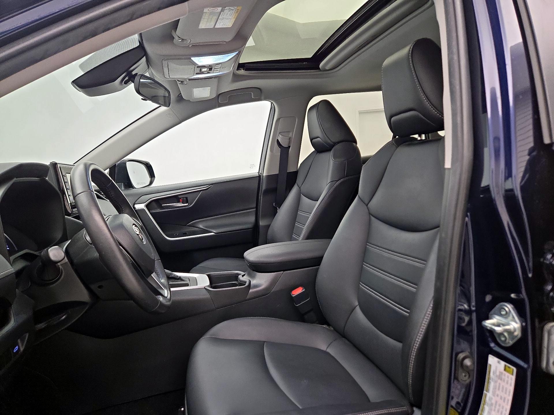 Thumbnail: 2021 Toyota RAV4 - 11