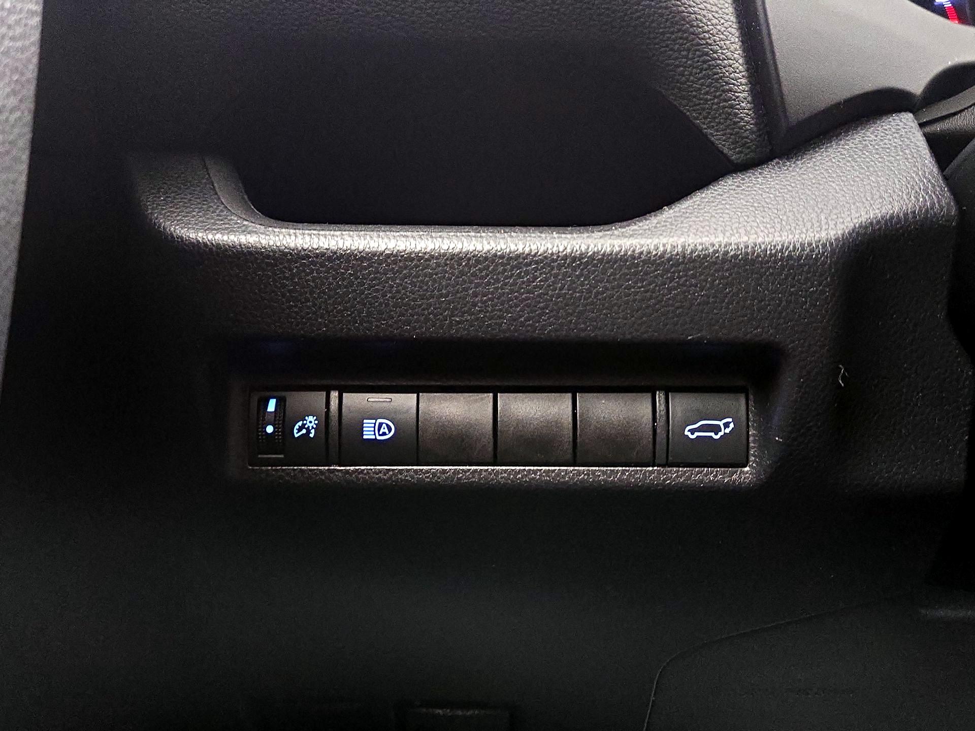 Thumbnail: 2021 Toyota RAV4 - 13