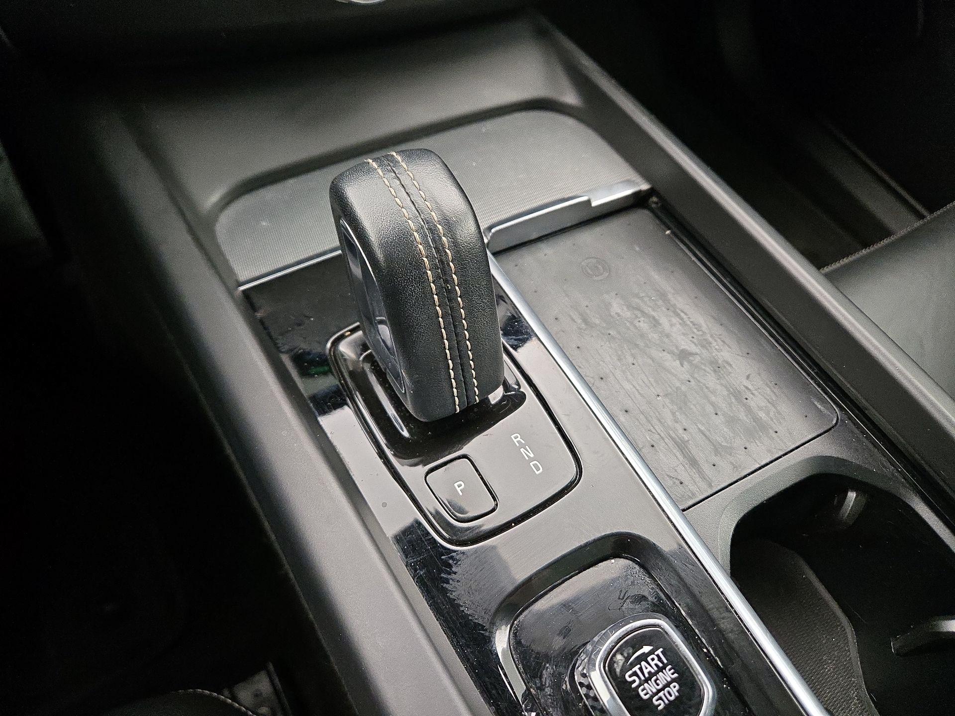 Thumbnail: 2022 Volvo XC60 - 18