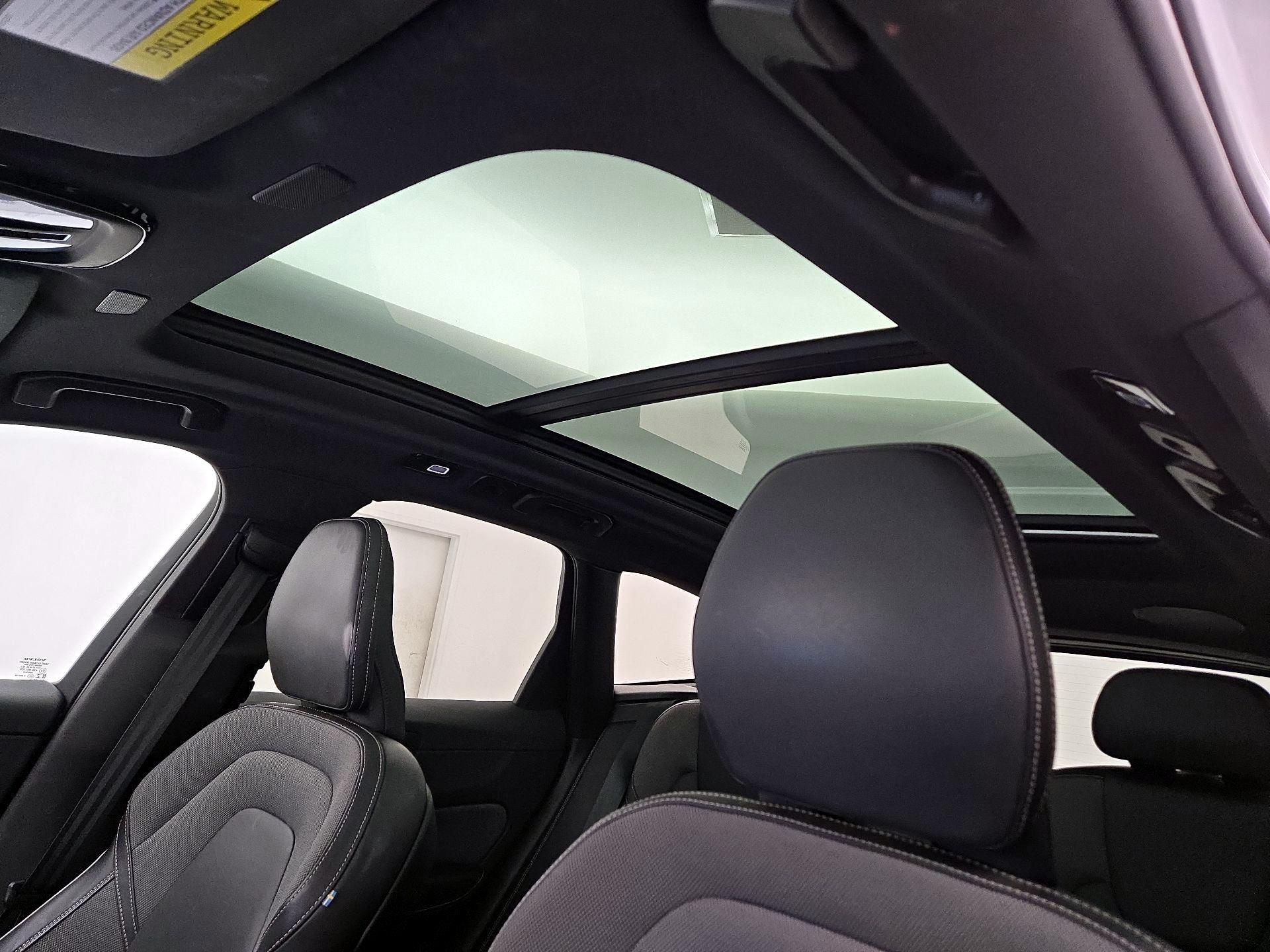 Thumbnail: 2022 Volvo XC60 - 20